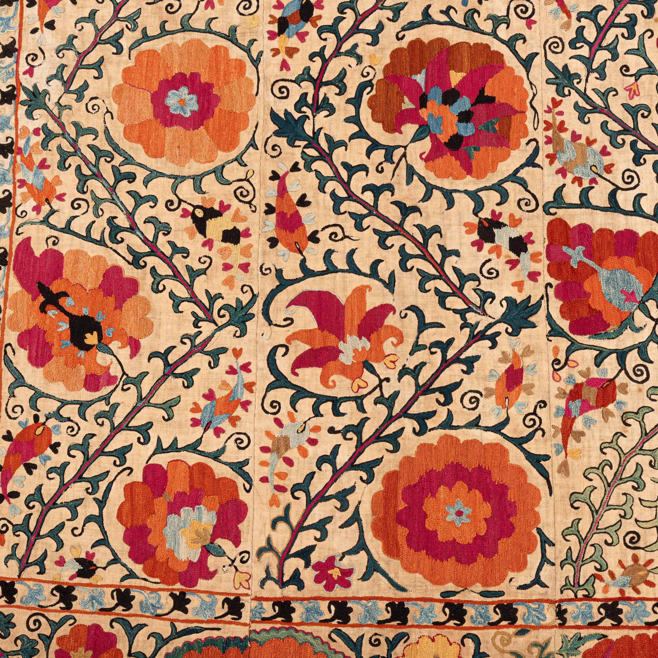 Antique Suzani from Bukhara, Uzbekistan, Mid 19th Century. For Sale 5