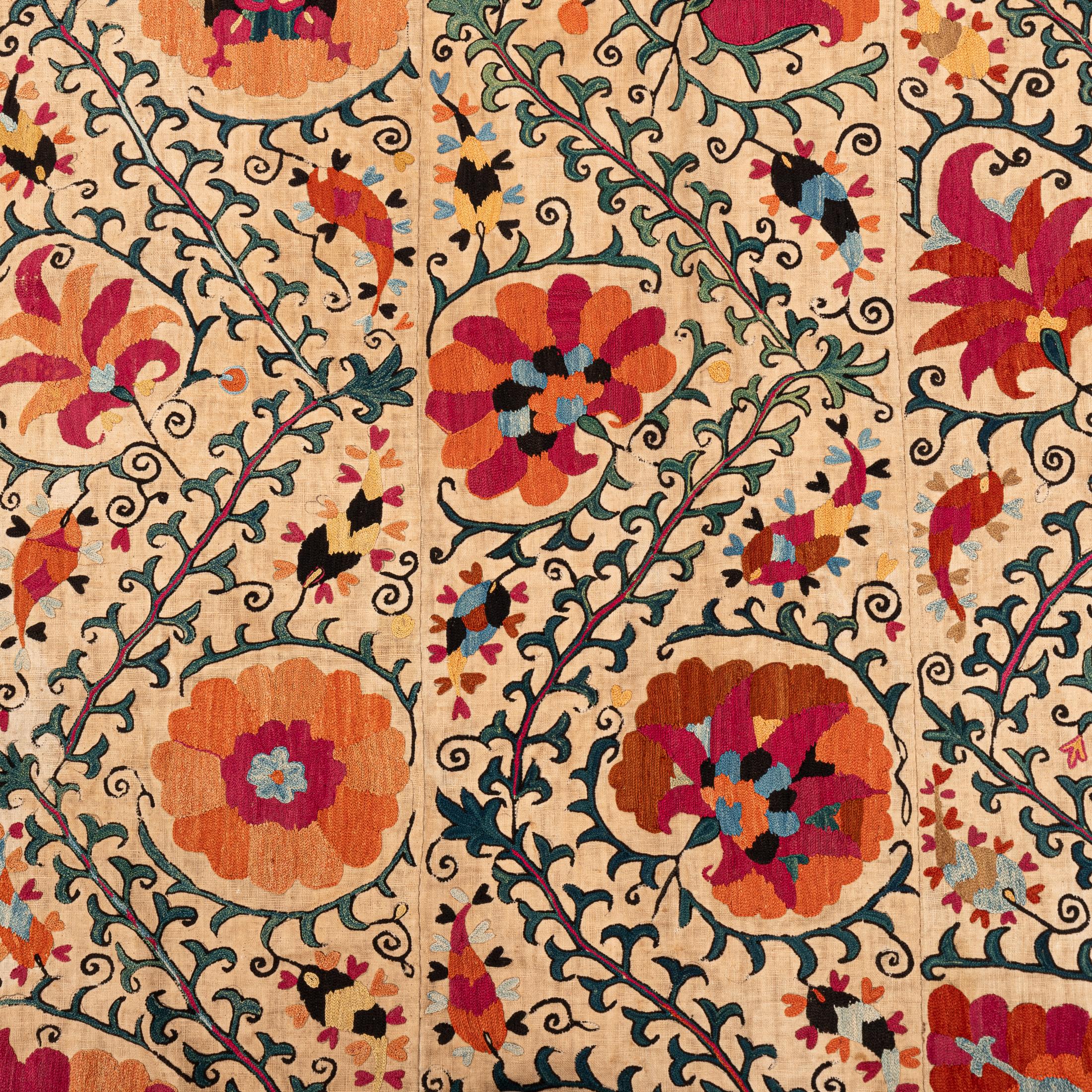 Antique Suzani from Bukhara, Uzbekistan, Mid 19th Century. For Sale 6