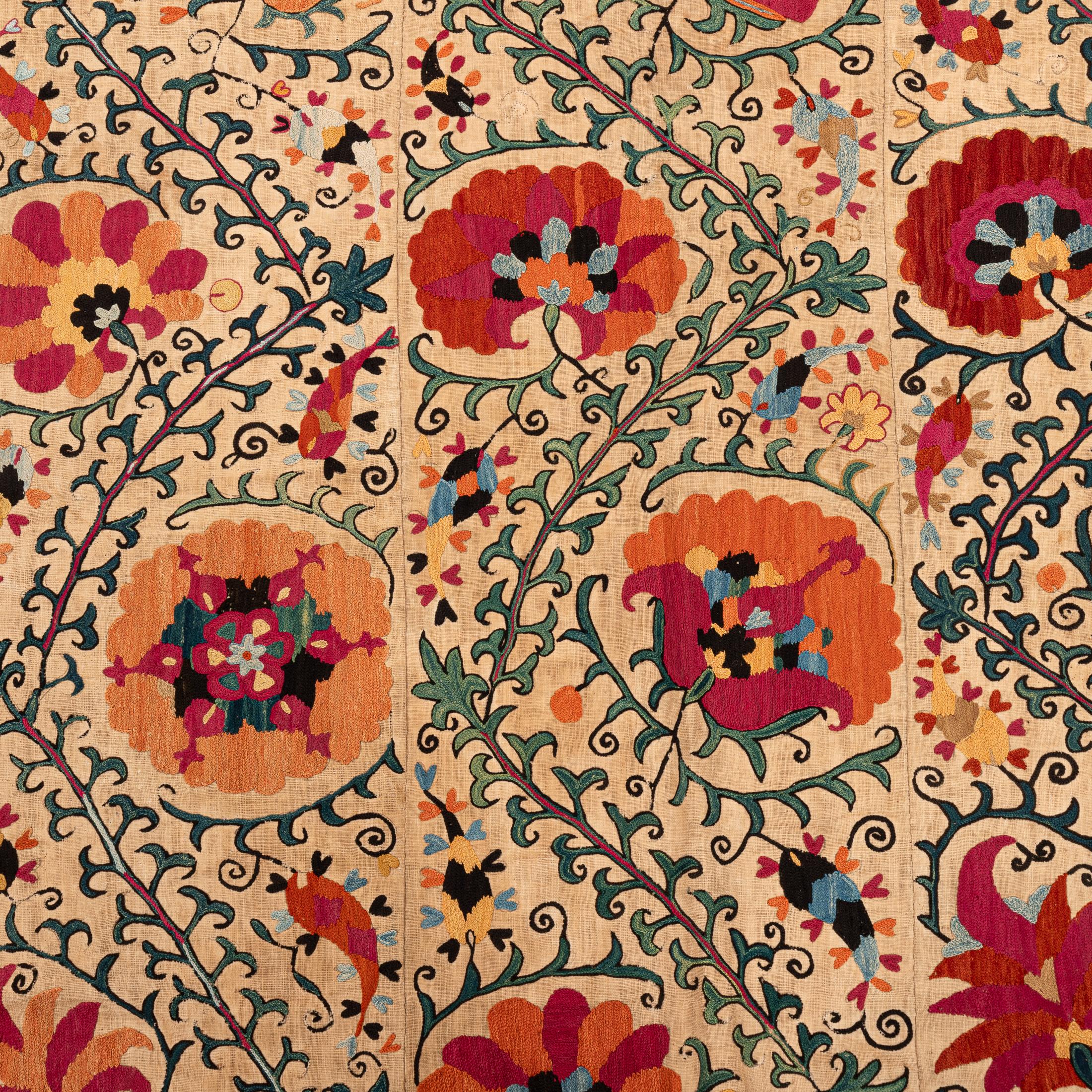 Antique Suzani from Bukhara, Uzbekistan, Mid 19th Century. For Sale 7