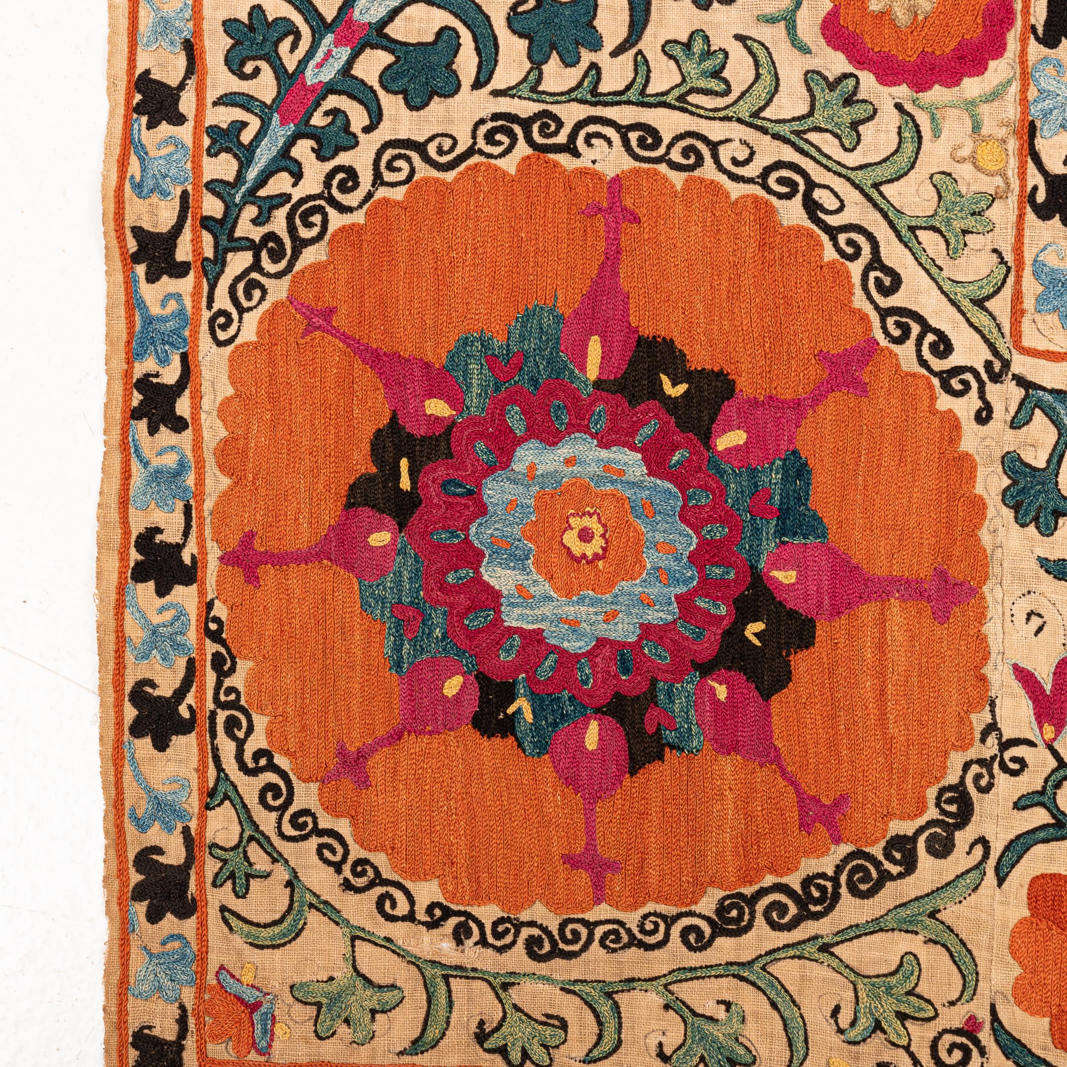 Antique Suzani from Bukhara, Uzbekistan, Mid 19th Century. In Fair Condition For Sale In Istanbul, TR