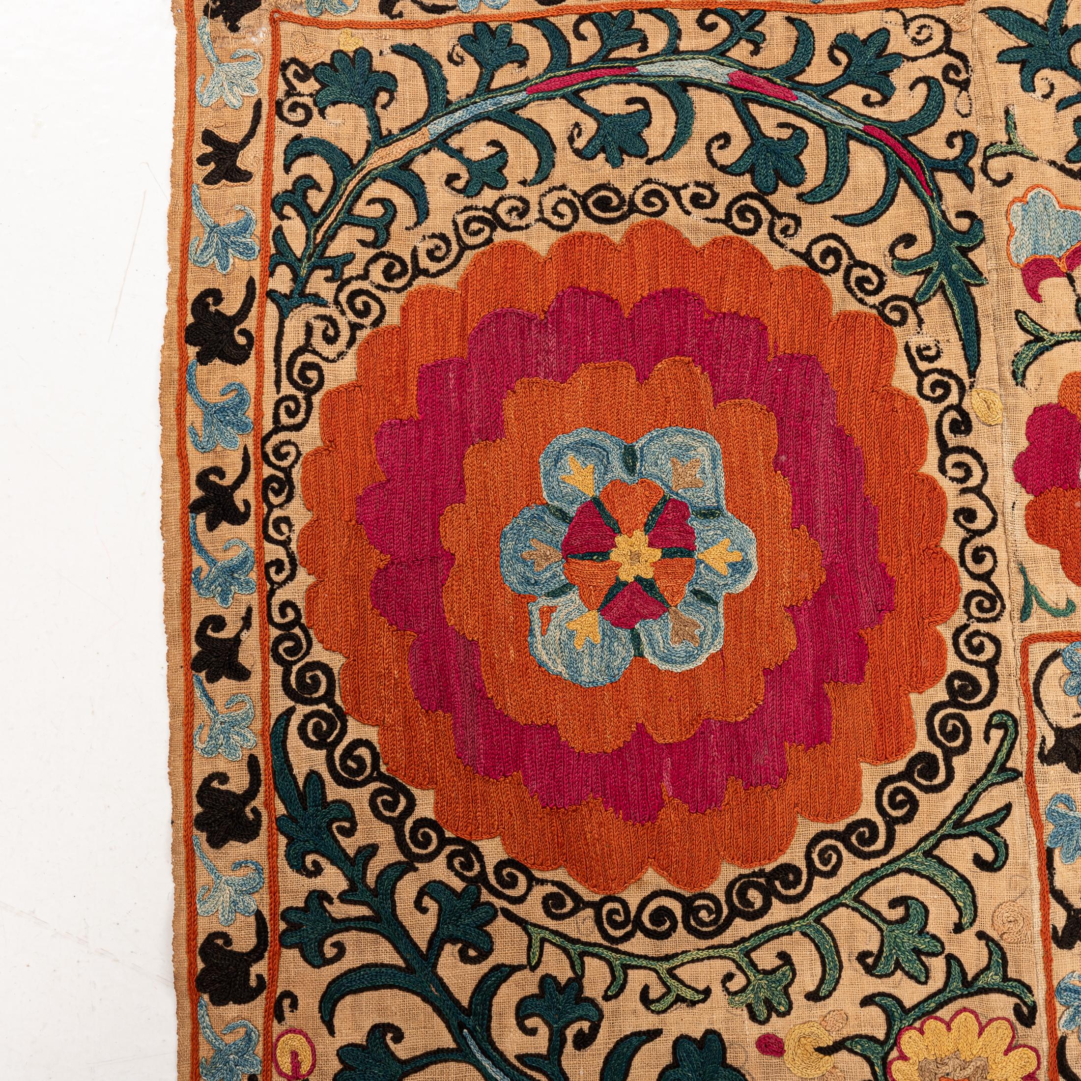 Antique Suzani from Bukhara, Uzbekistan, Mid 19th Century. For Sale 3