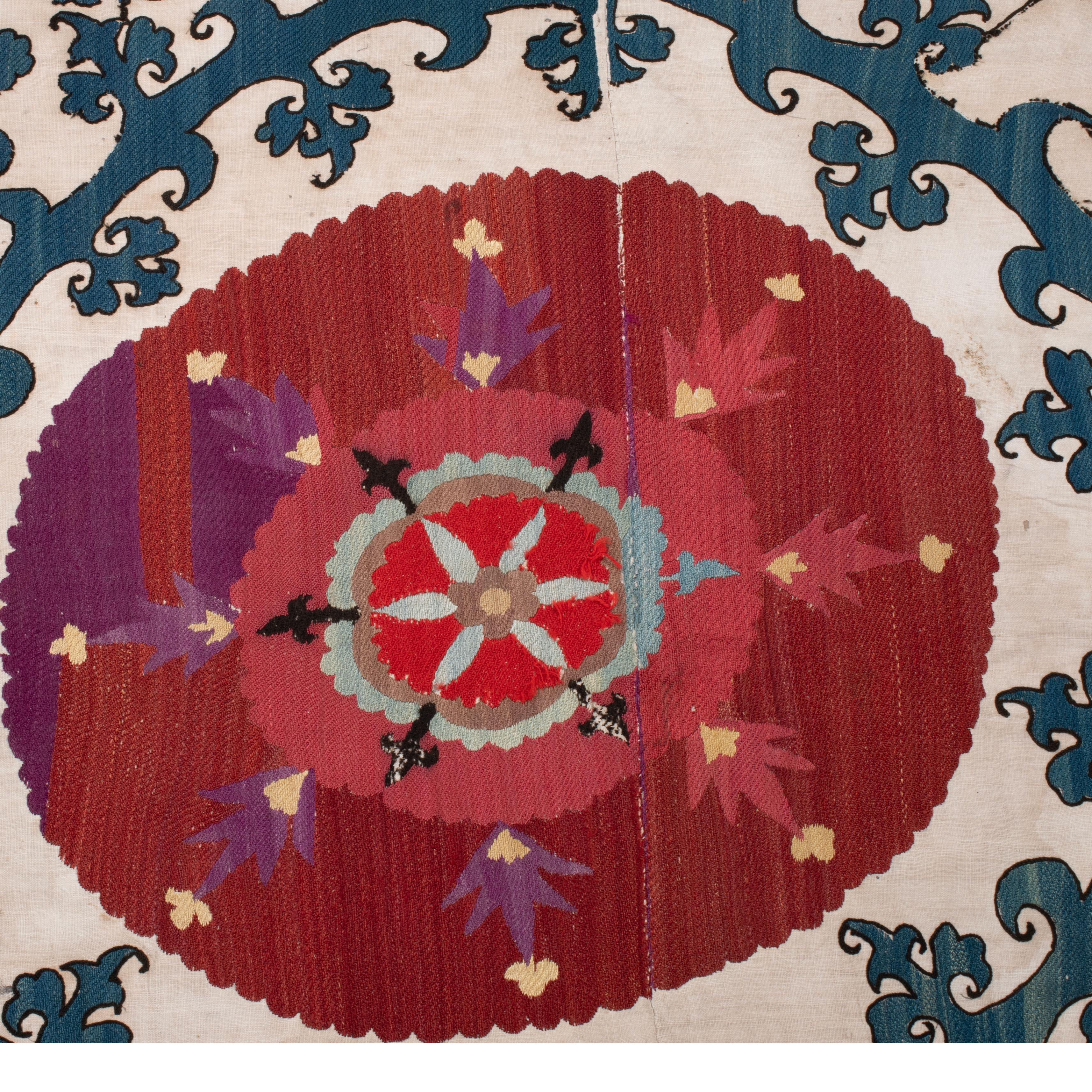 Antico Suzani di Samarcanda, Uzbekistan, anni '80 del XIX secolo in vendita 4