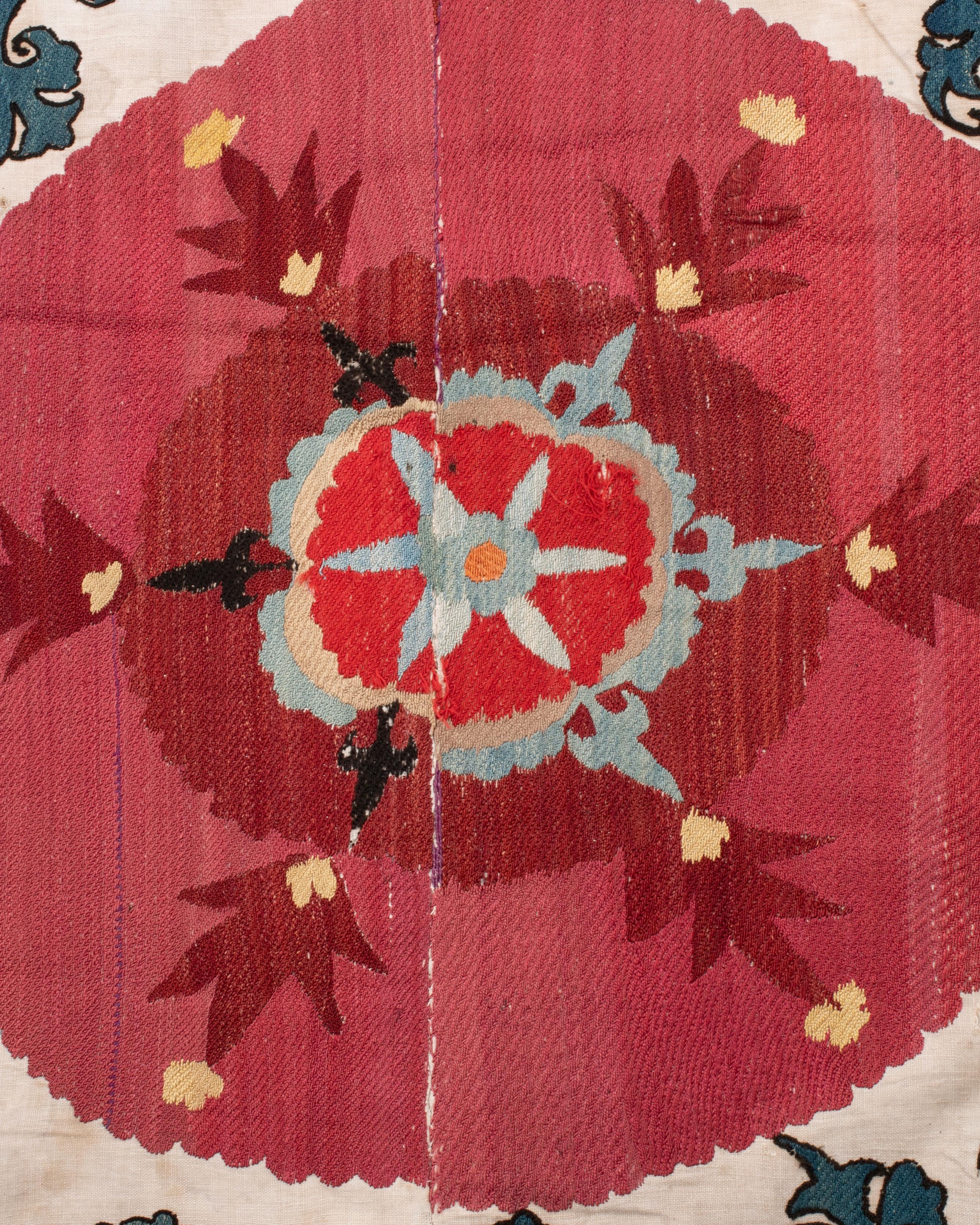 Antico Suzani di Samarcanda, Uzbekistan, anni '80 del XIX secolo In condizioni discrete in vendita a Istanbul, TR