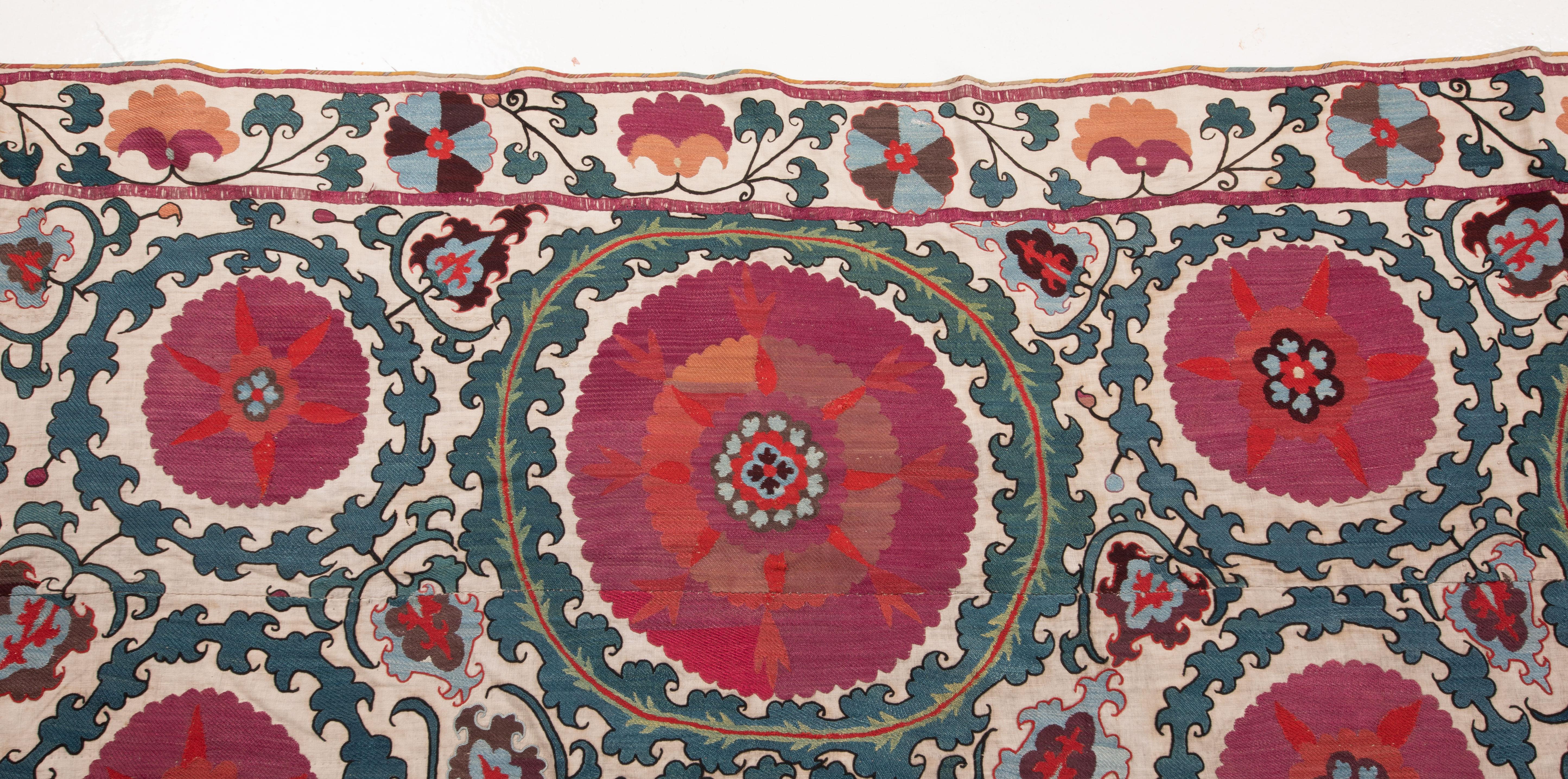 Antique Suzani from Samarkand, Uzbekistan, 19th C. For Sale 3