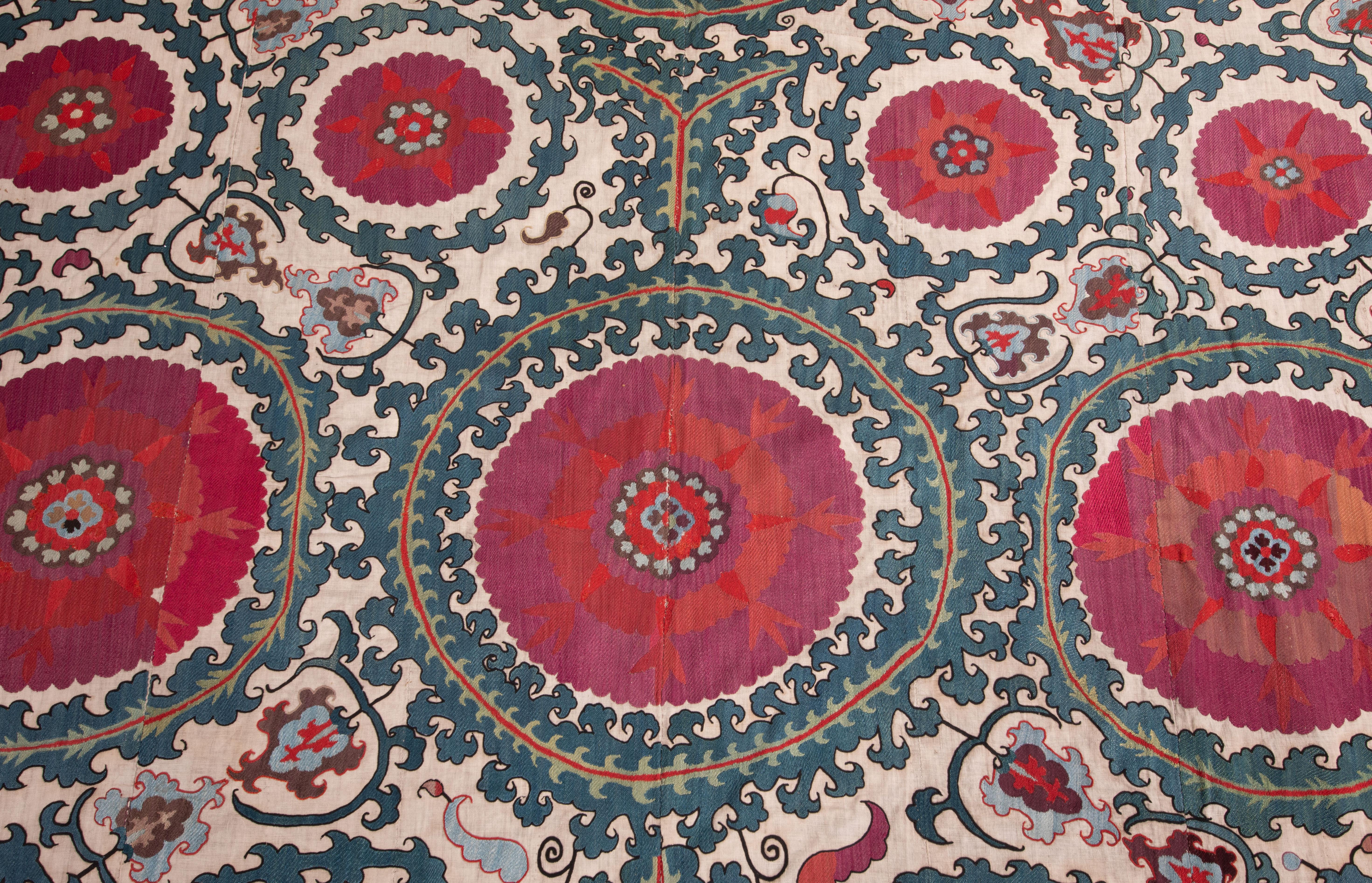 Antique Suzani from Samarkand, Uzbekistan, 19th C. For Sale 2