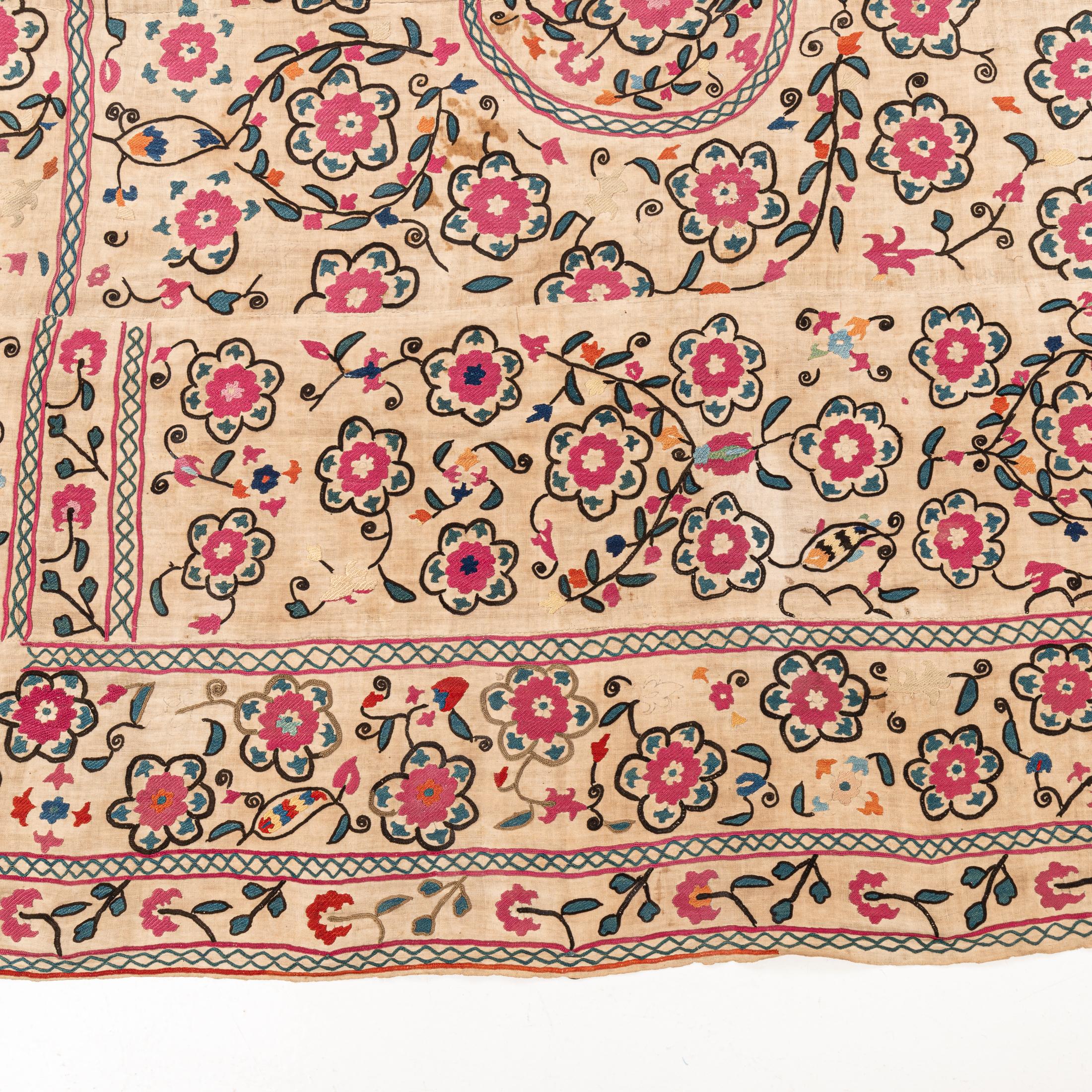 Antique Suzani from Ura Tube Tajikistan, 19th C. For Sale 3