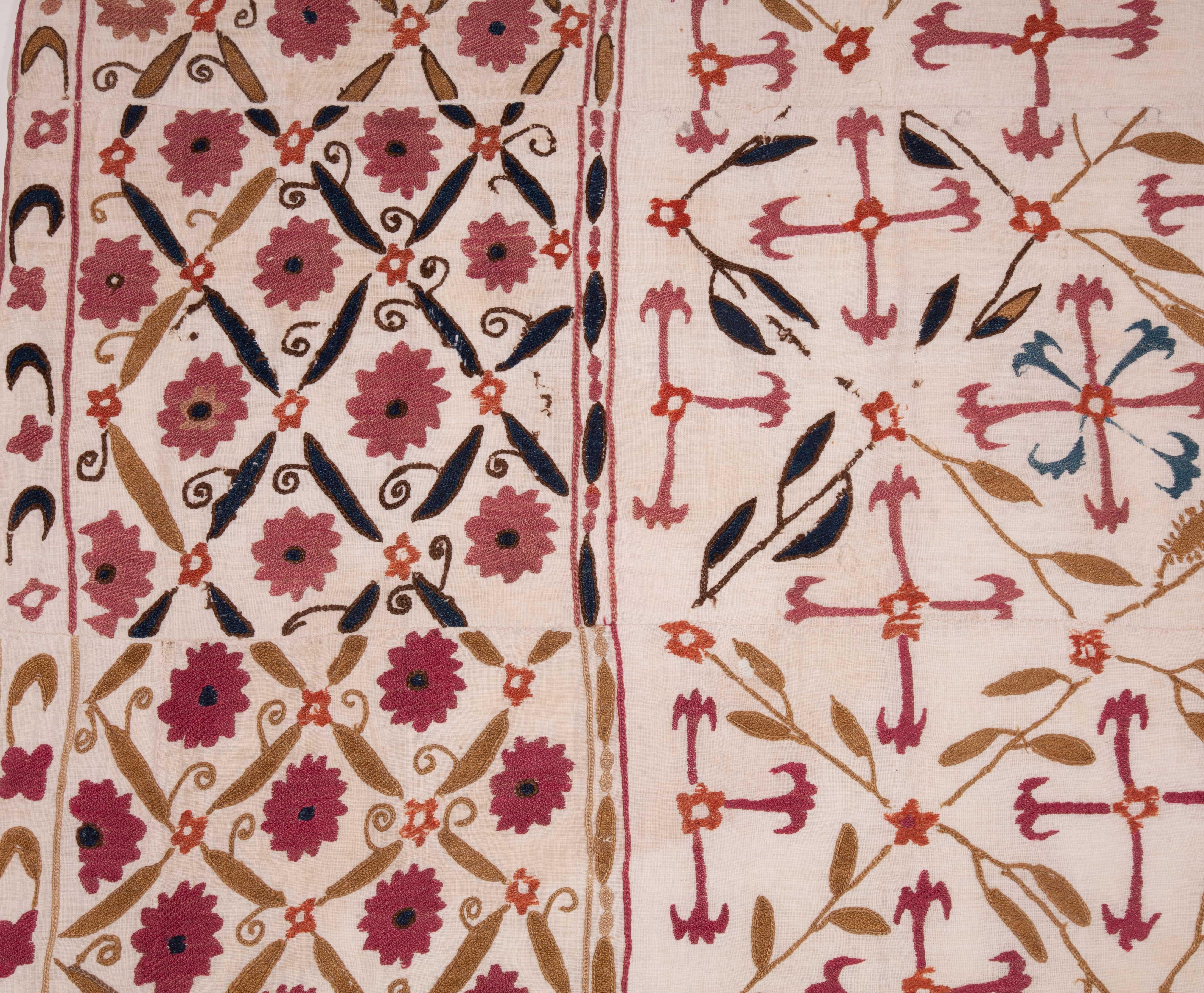 Antique Suzani from Ura Tube, Tajikistan, Central Asia, Late 19th Century In Good Condition For Sale In Istanbul, TR
