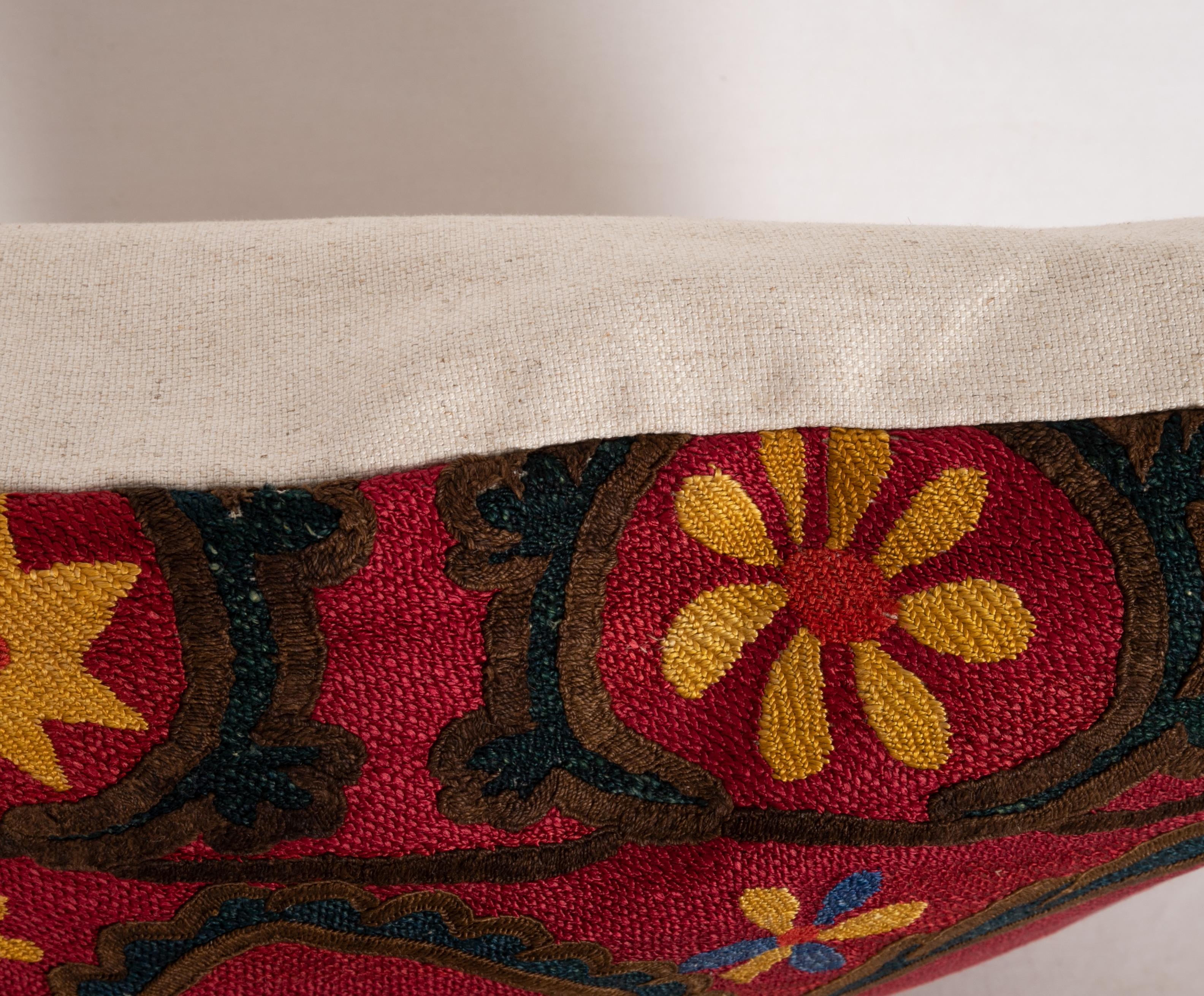Antique Suzani Pillow Case Fashioned from a Late 19th Century Pishkent Suzani In Good Condition For Sale In Istanbul, TR
