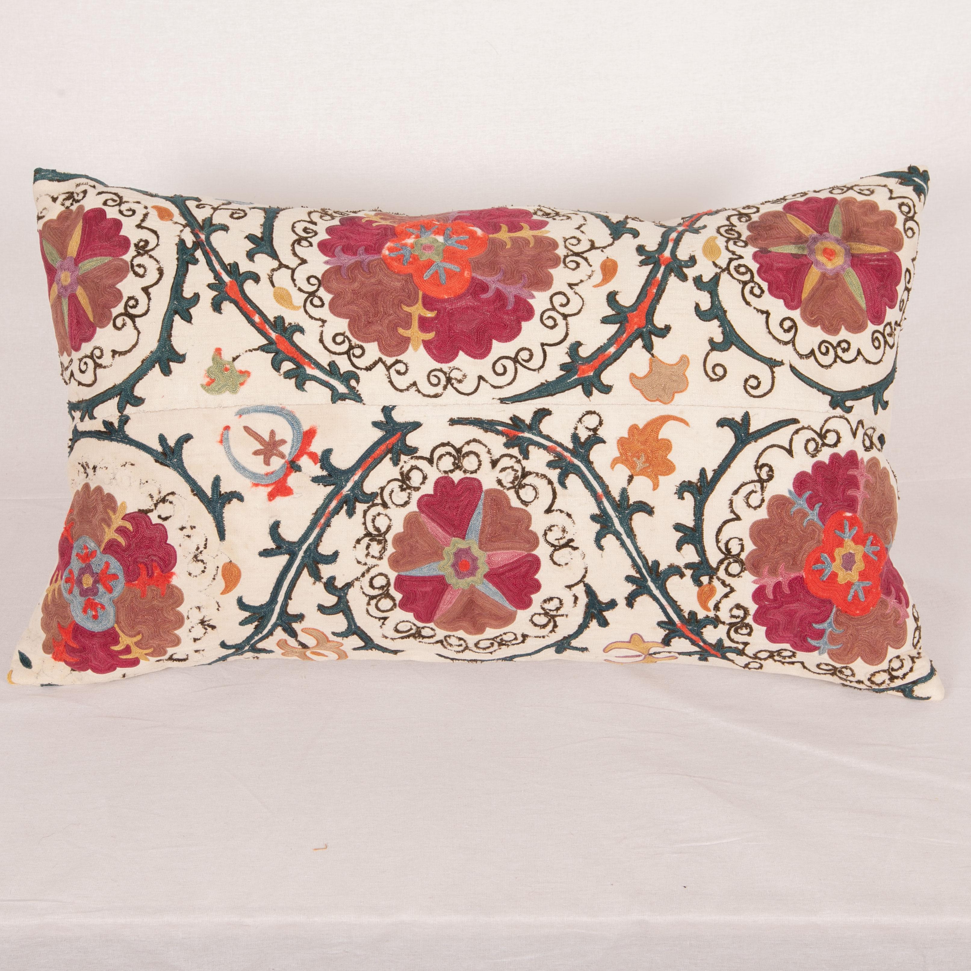 Antique Suzani Pillow Case, Late 19th C. In Good Condition In Istanbul, TR