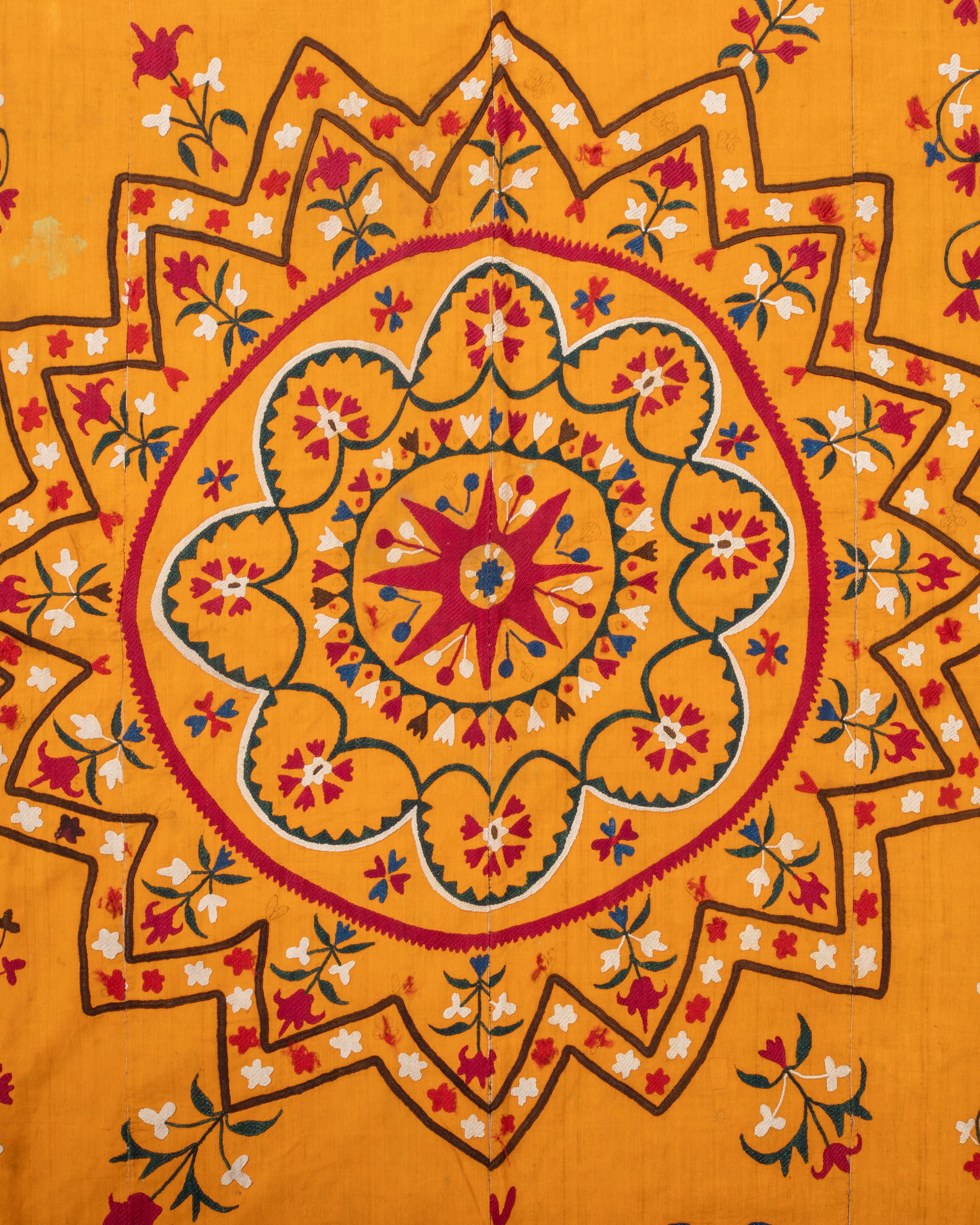 Brodé Suzani ancien, Tashkent, Ouzbékistan, années 1900 en vente