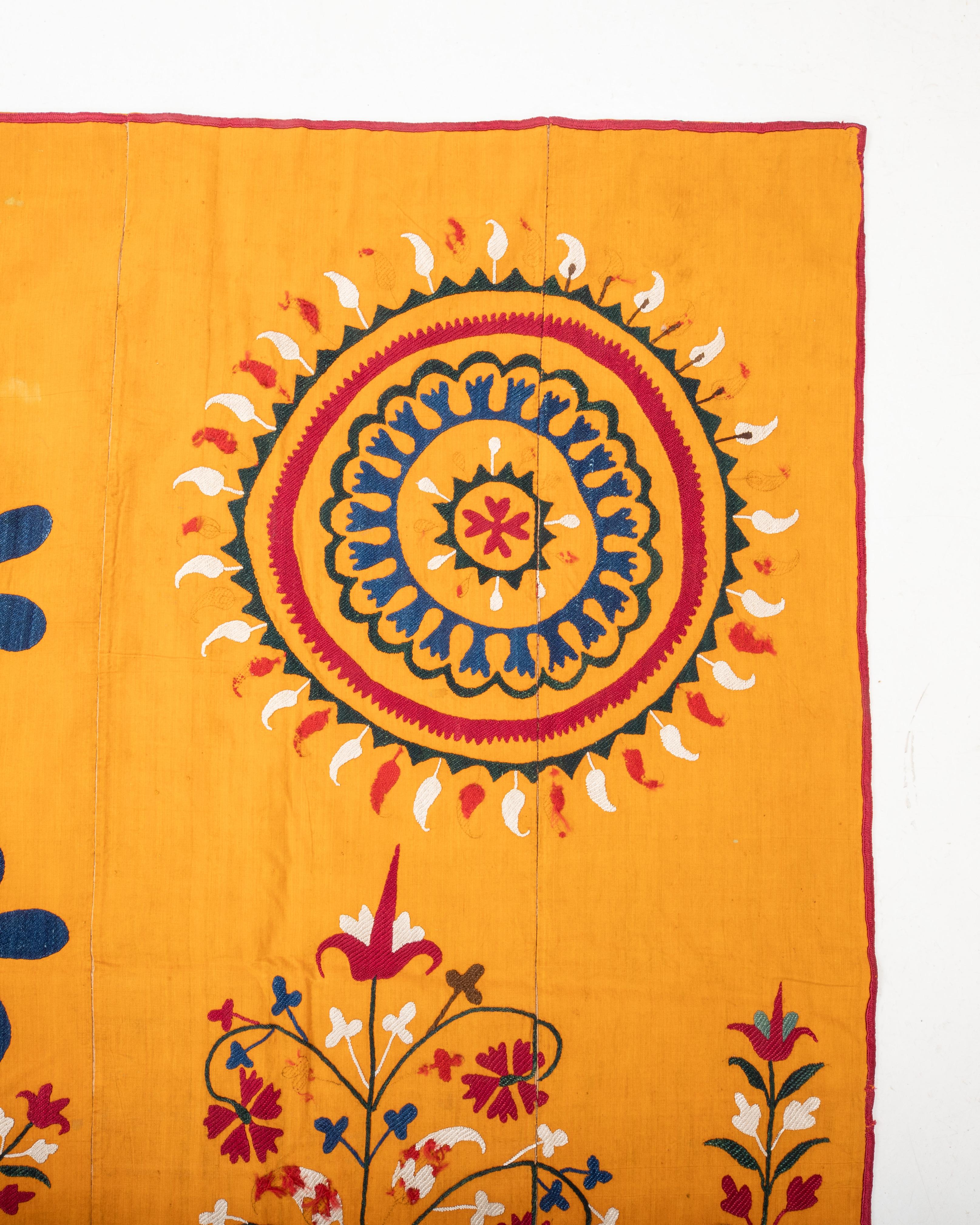 Soie Suzani ancien, Tashkent, Ouzbékistan, années 1900 en vente