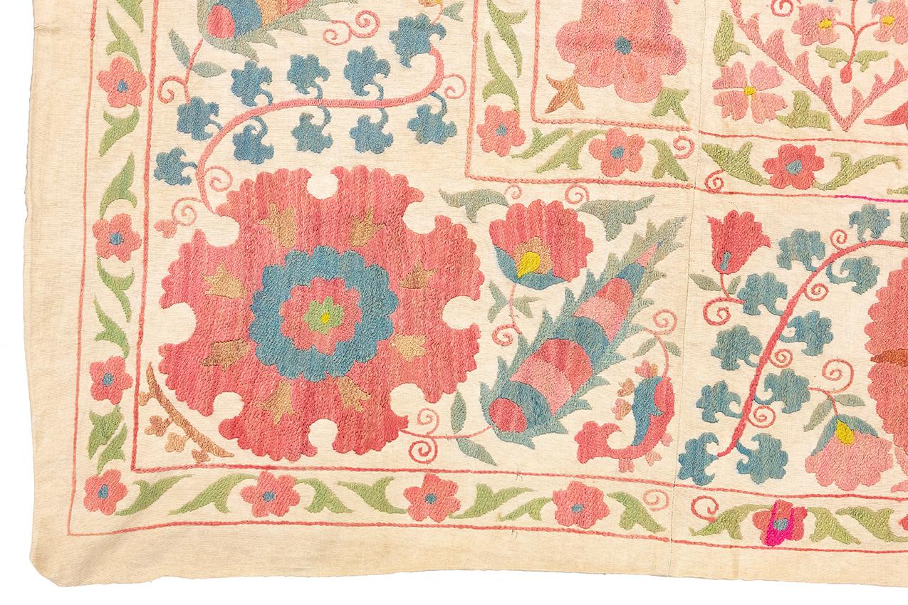 Antike Suzani Textil Seide Usbekisch (19. Jahrhundert) im Angebot