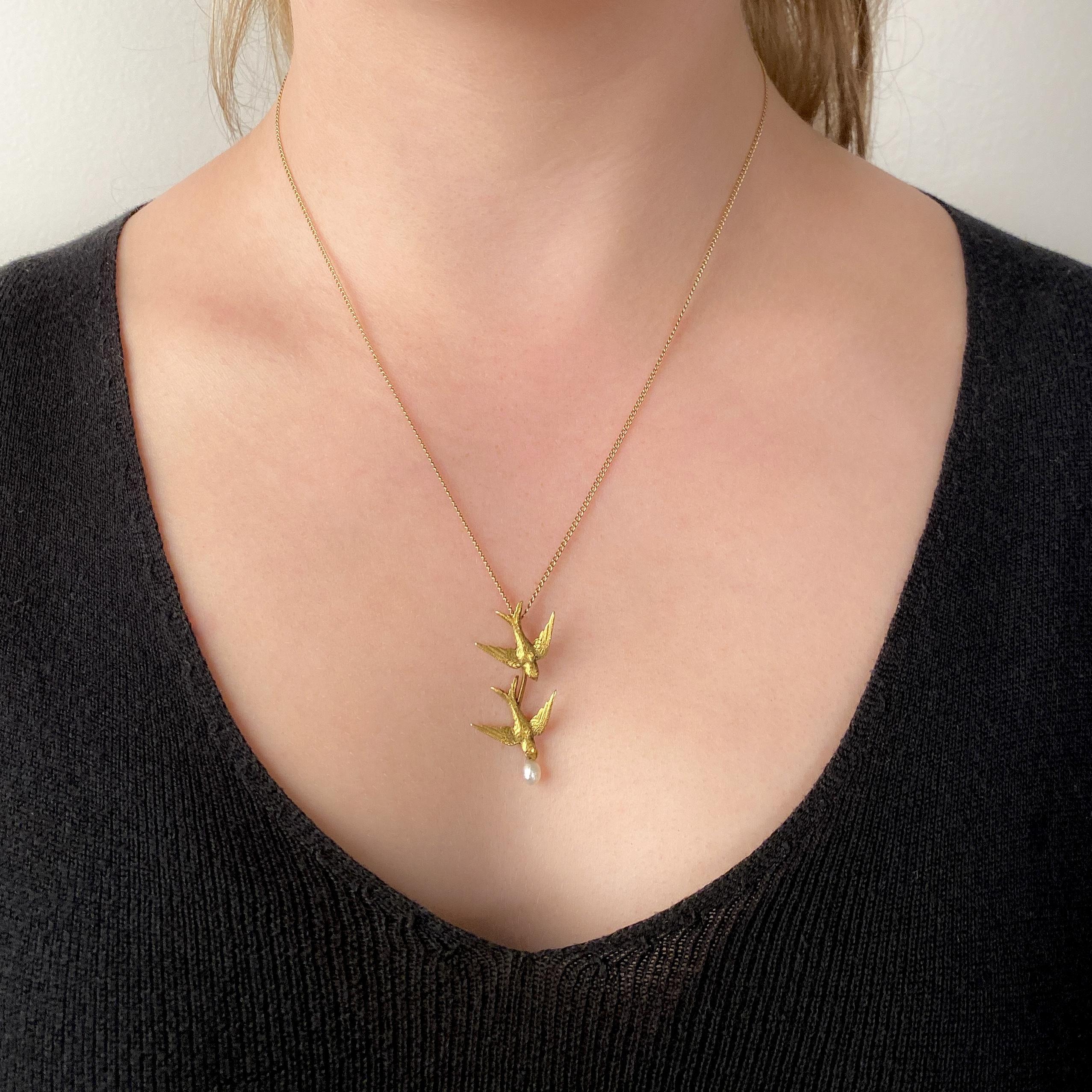 Collar Antiguo de Aves Golondrina de Oro de 14k y 10k en Bueno estado para la venta en Lewisburg, PA