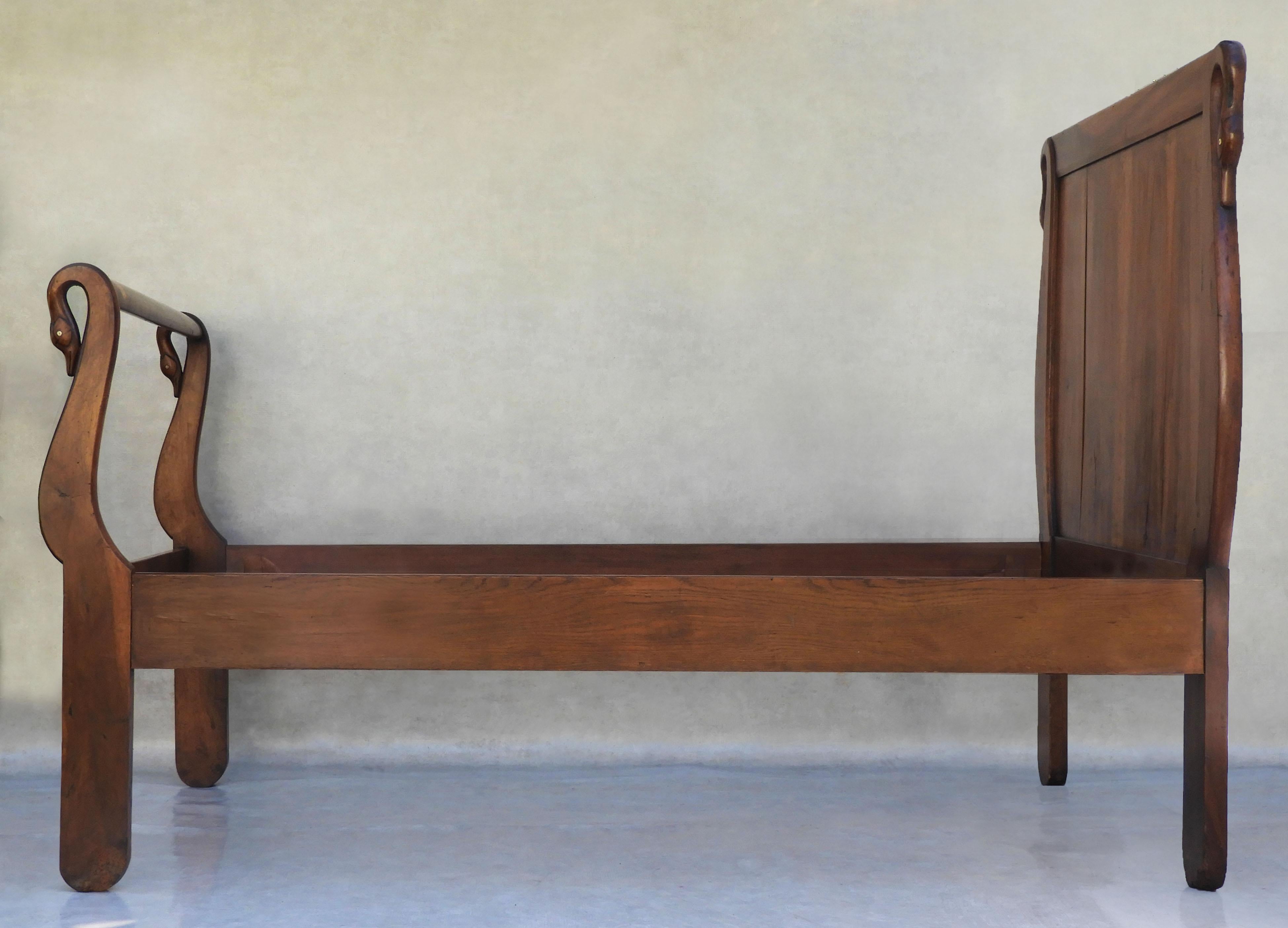 Antique 'Swan Neck' Bett c1900 Frankreich (Empire) im Angebot
