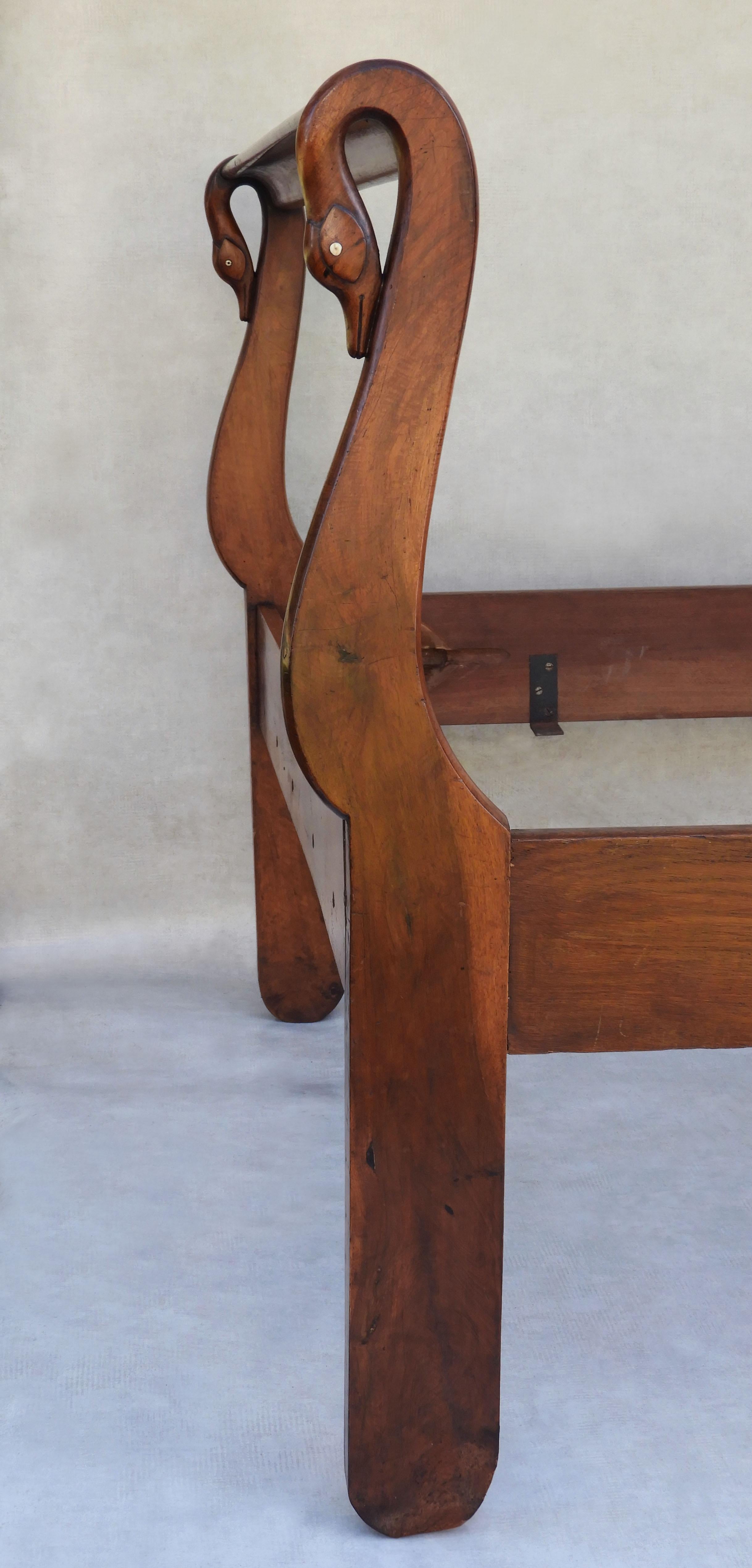 Antique 'Swan Neck' Bett c1900 Frankreich (Handgeschnitzt) im Angebot