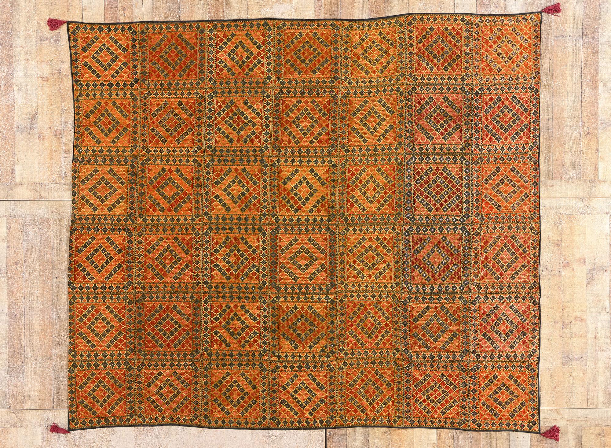 Antikes Swat Valley Shishedar Phulkari-Seidentextil-Textil mit modernem Stil im Angebot 2