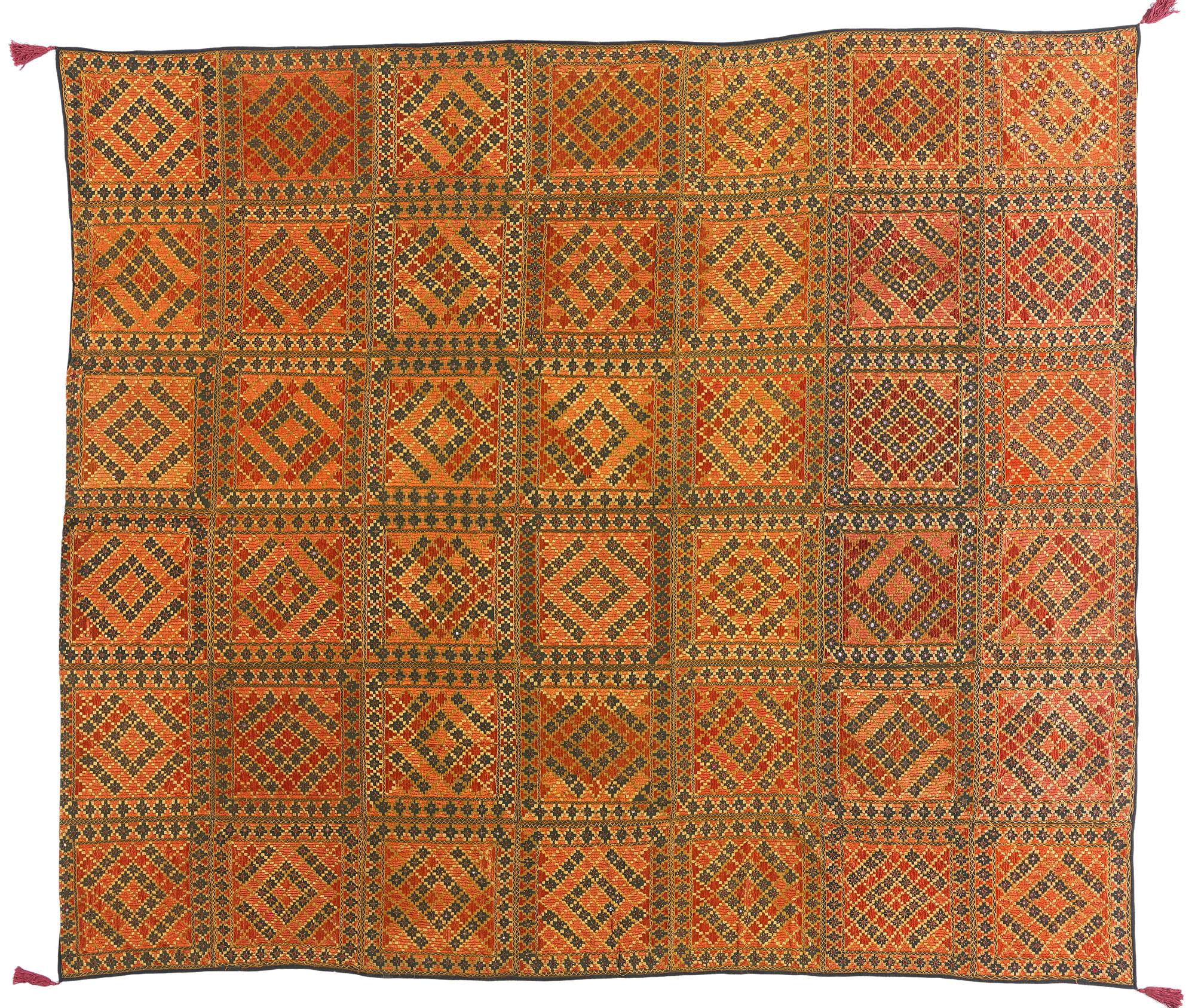 Antikes Swat Valley Shishedar Phulkari-Seidentextil-Textil mit modernem Stil im Angebot 3