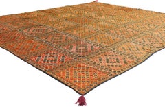 Ancien textile en soie Shishedar Phulkari de la vallée de la Swat, style moderne