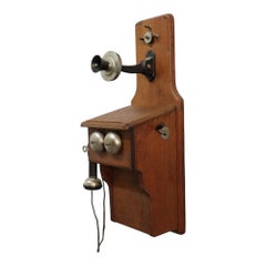 Modello da parete antico in rovere con schienale a violino della Swedish American Telephone Co., con manovella, 1900 circa