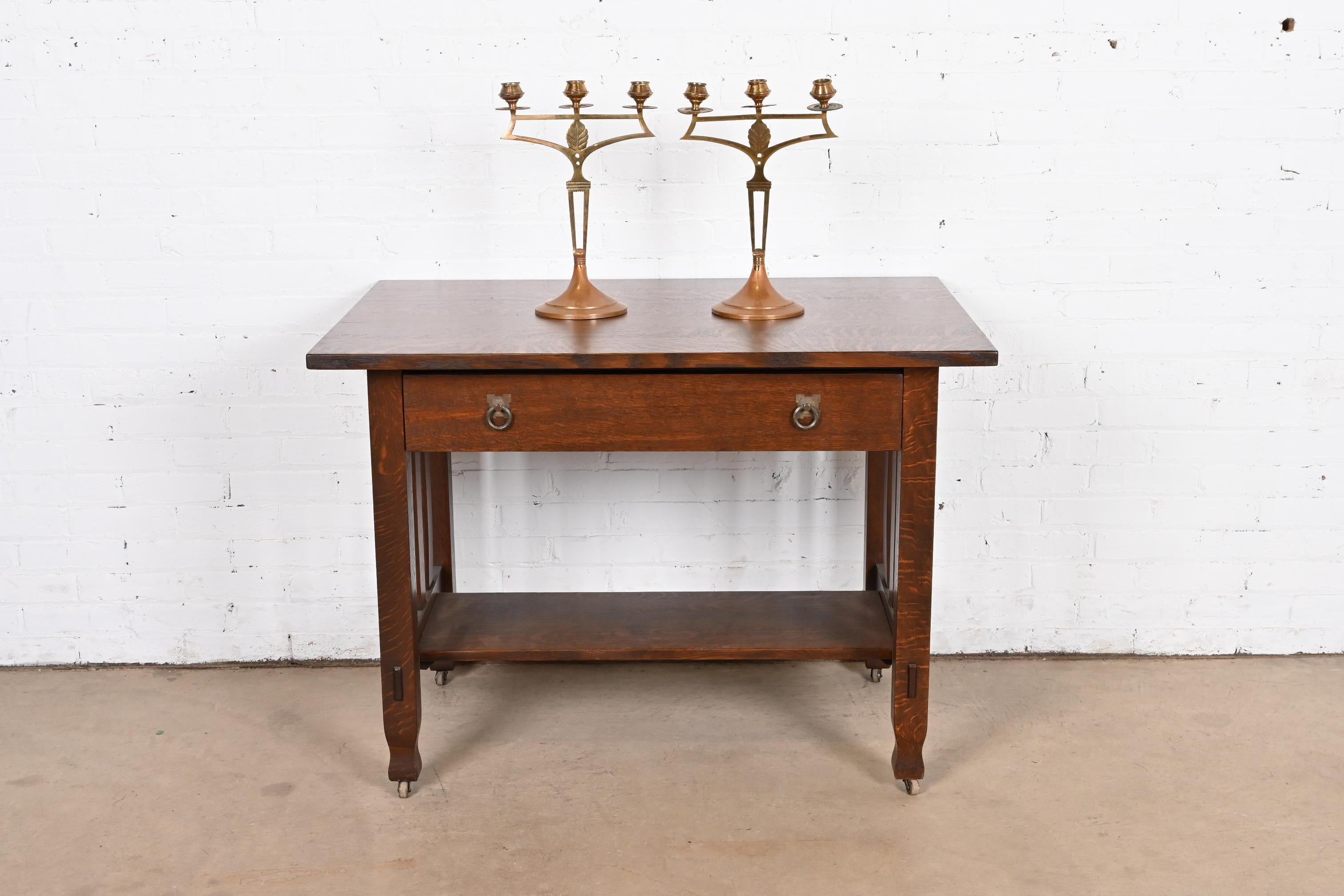 Antico candelabro svedese Art Nouveau in ottone e rame a due bracci, coppia in vendita 5