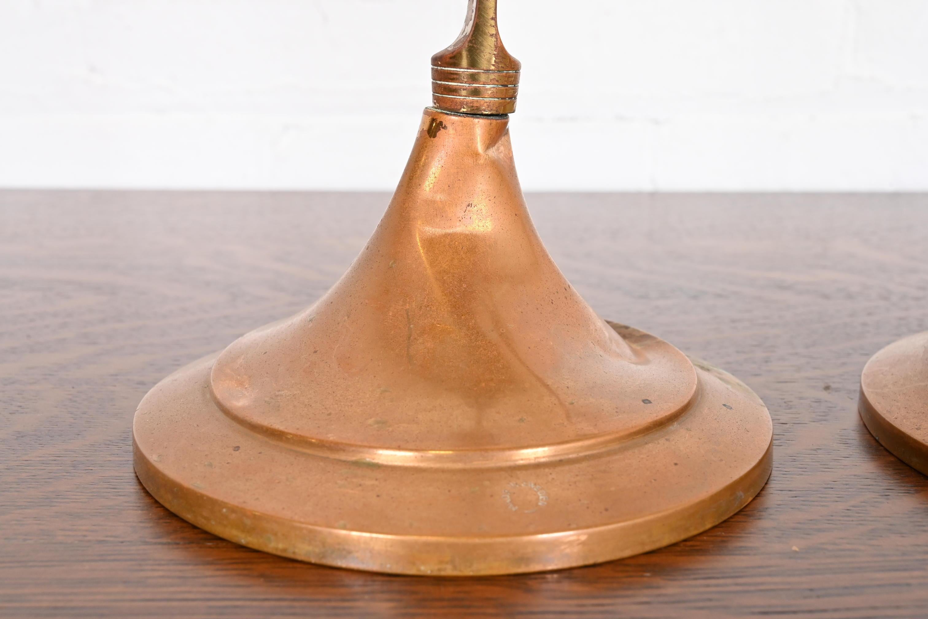 Antico candelabro svedese Art Nouveau in ottone e rame a due bracci, coppia in vendita 1