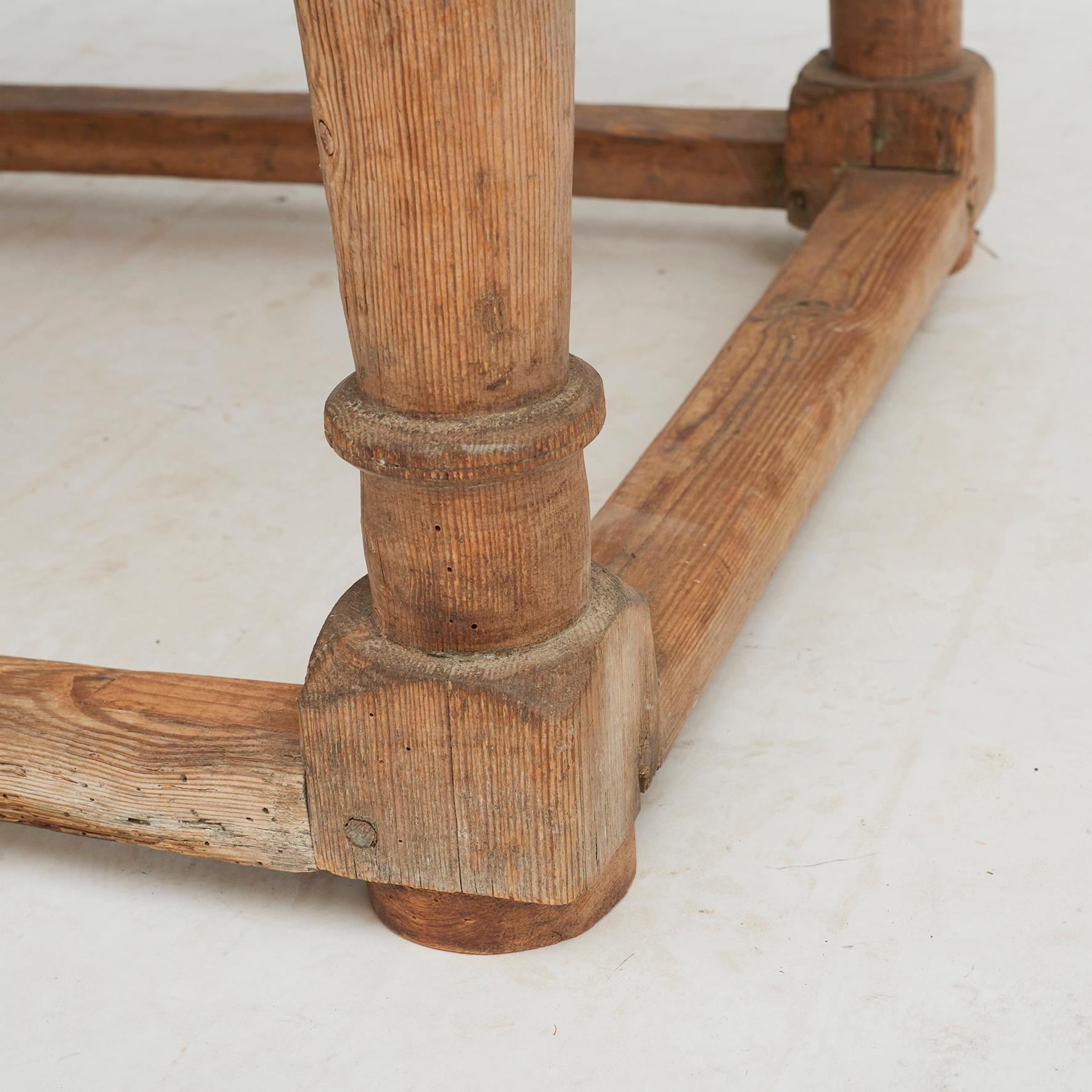 XVIIIe siècle Ancienne table baroque suédoise avec plateau en pierre calcaire du Jämtland noir en vente