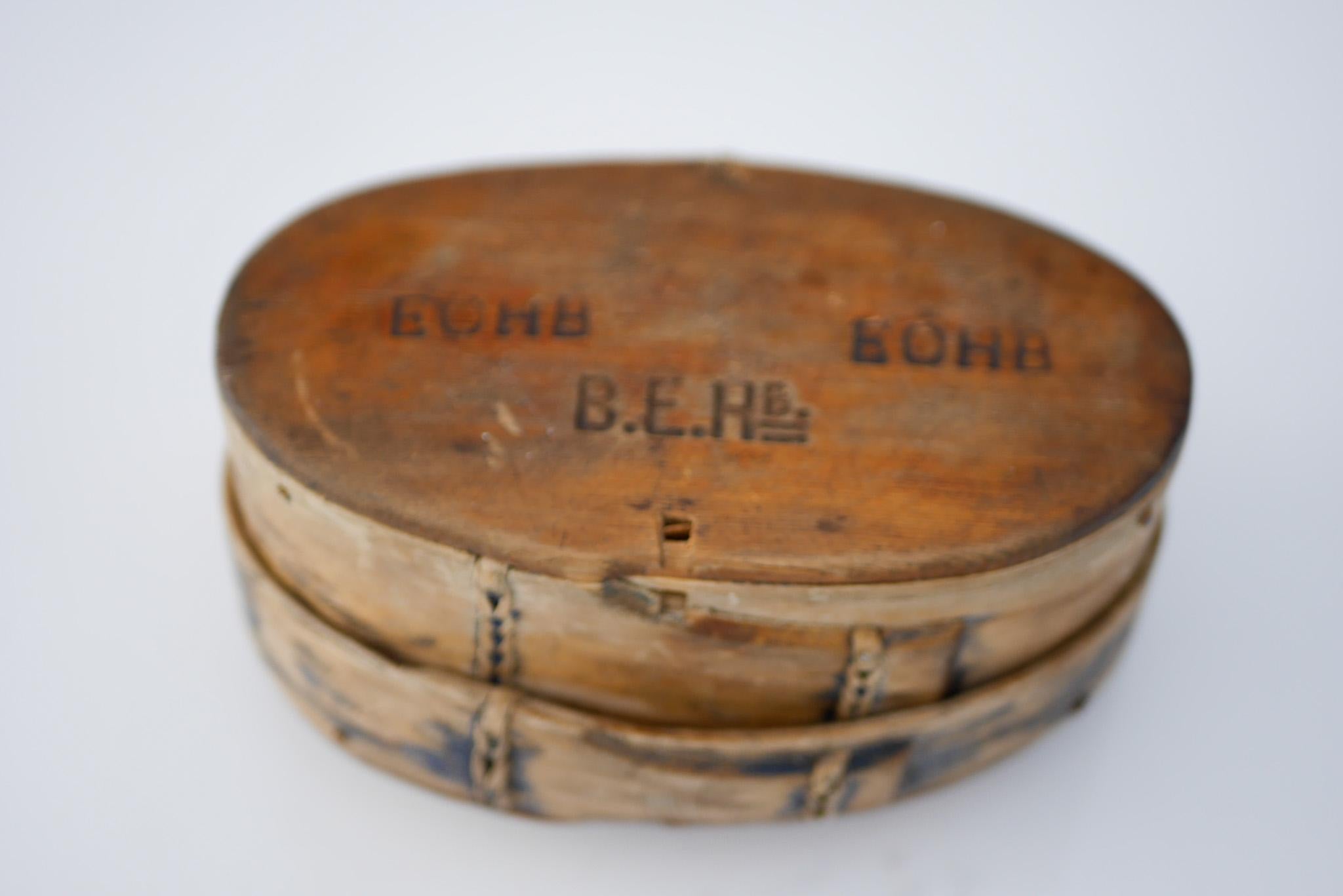 A beautifully rare Scandinavian antique bent wooden box known as a 