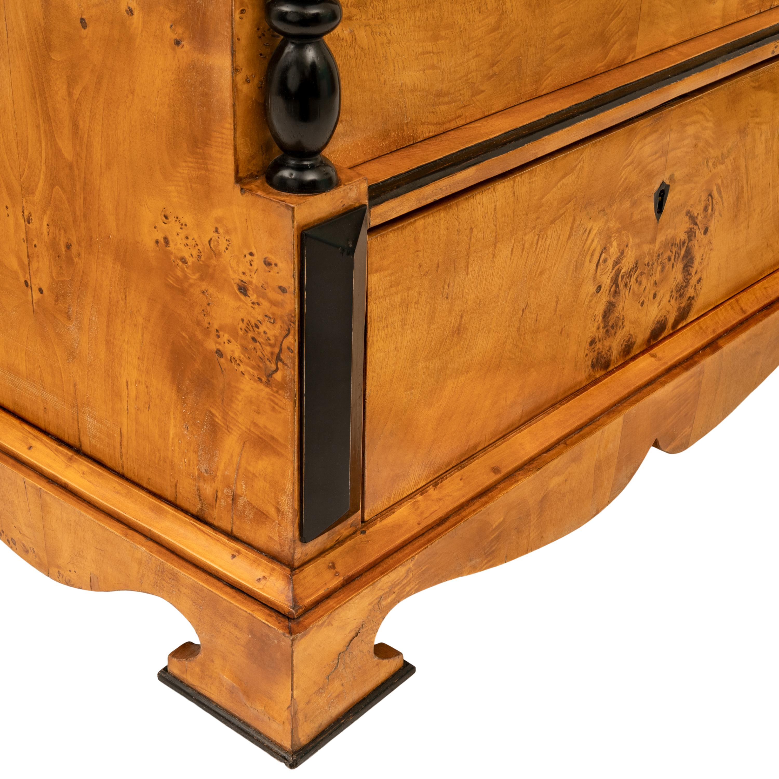 Antique Swedish Biedermeier Golden Birch Ebonized Chest of Drawers Dresser, 1820 For Sale 6