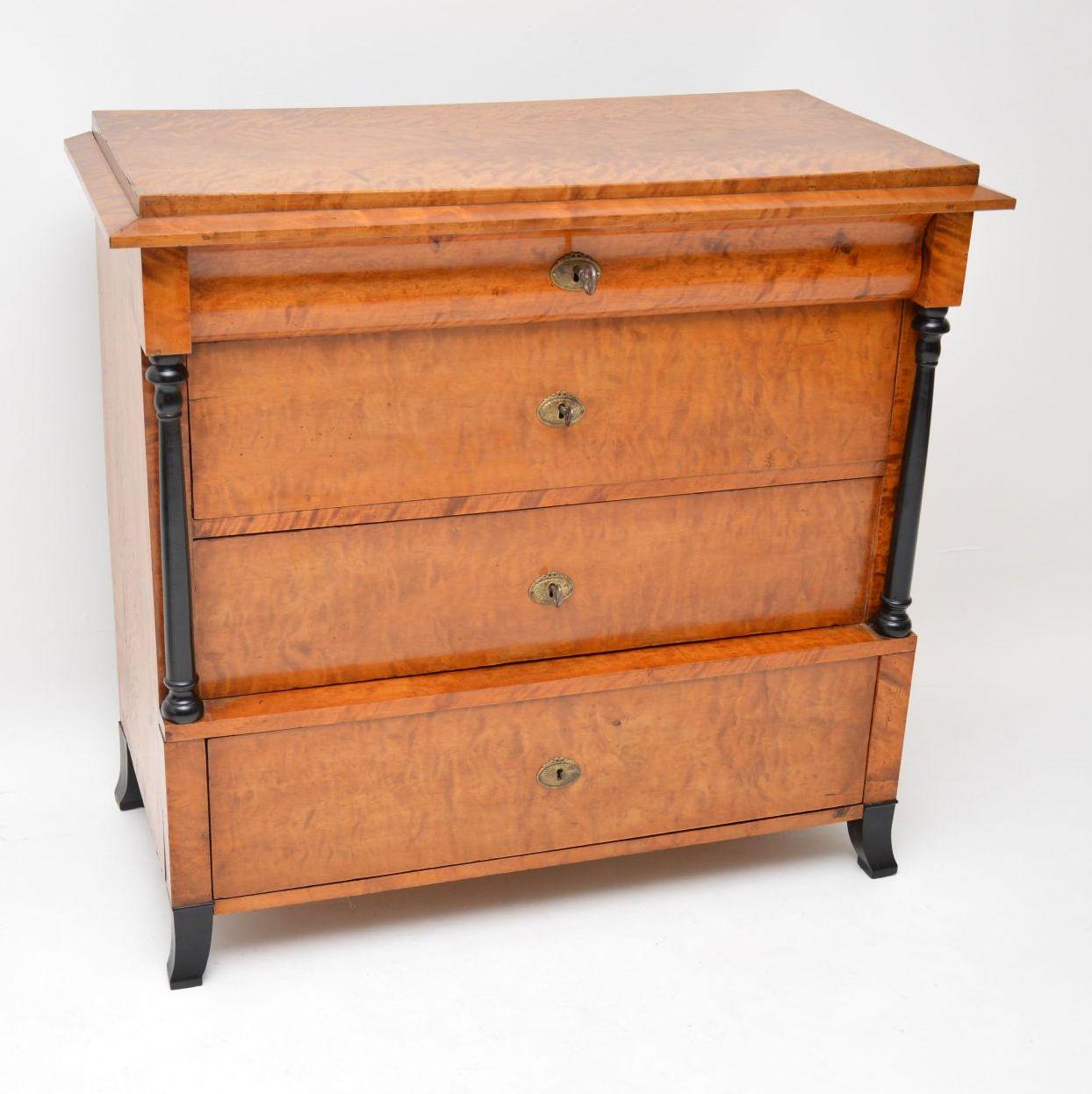 Antique Swedish Biedermeier Satin Birch Chest of Drawers In Good Condition In London, GB
