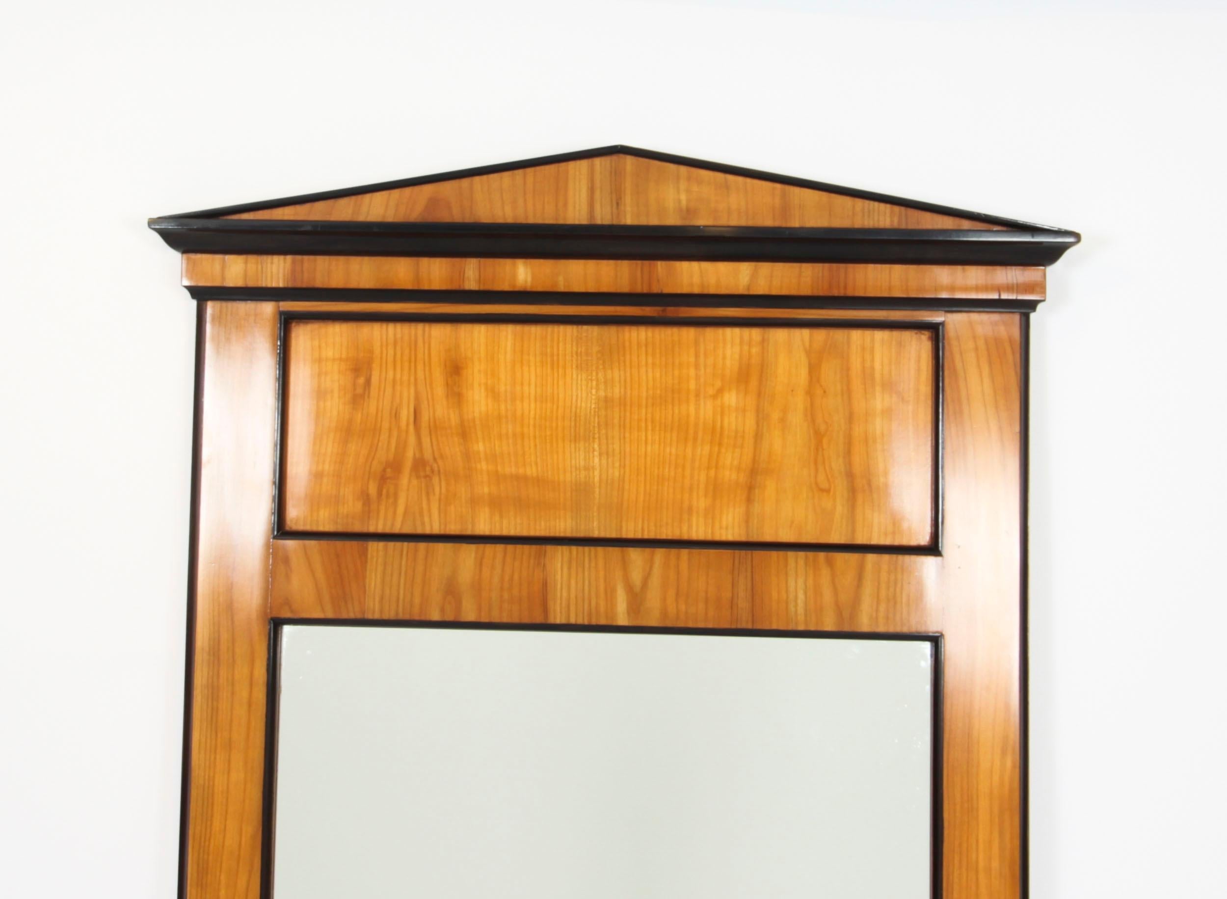 Miroir Biedermeier suédois ancien en bois de bouleau 19ème siècle Bon état - En vente à London, GB