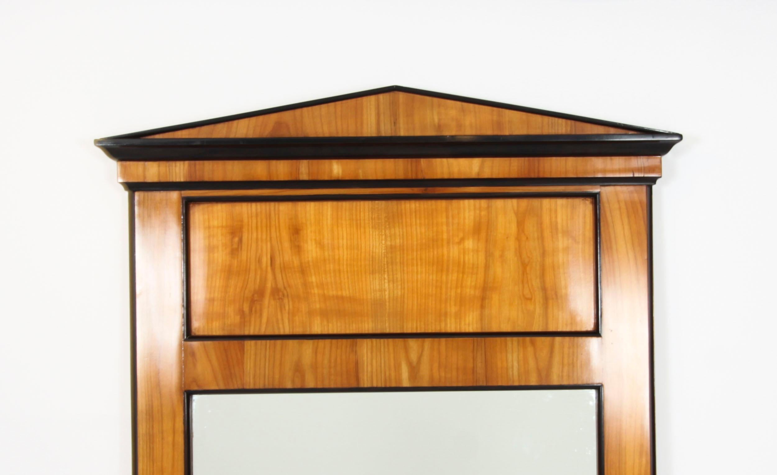 Bois Miroir Biedermeier suédois ancien en bois de bouleau 19ème siècle en vente