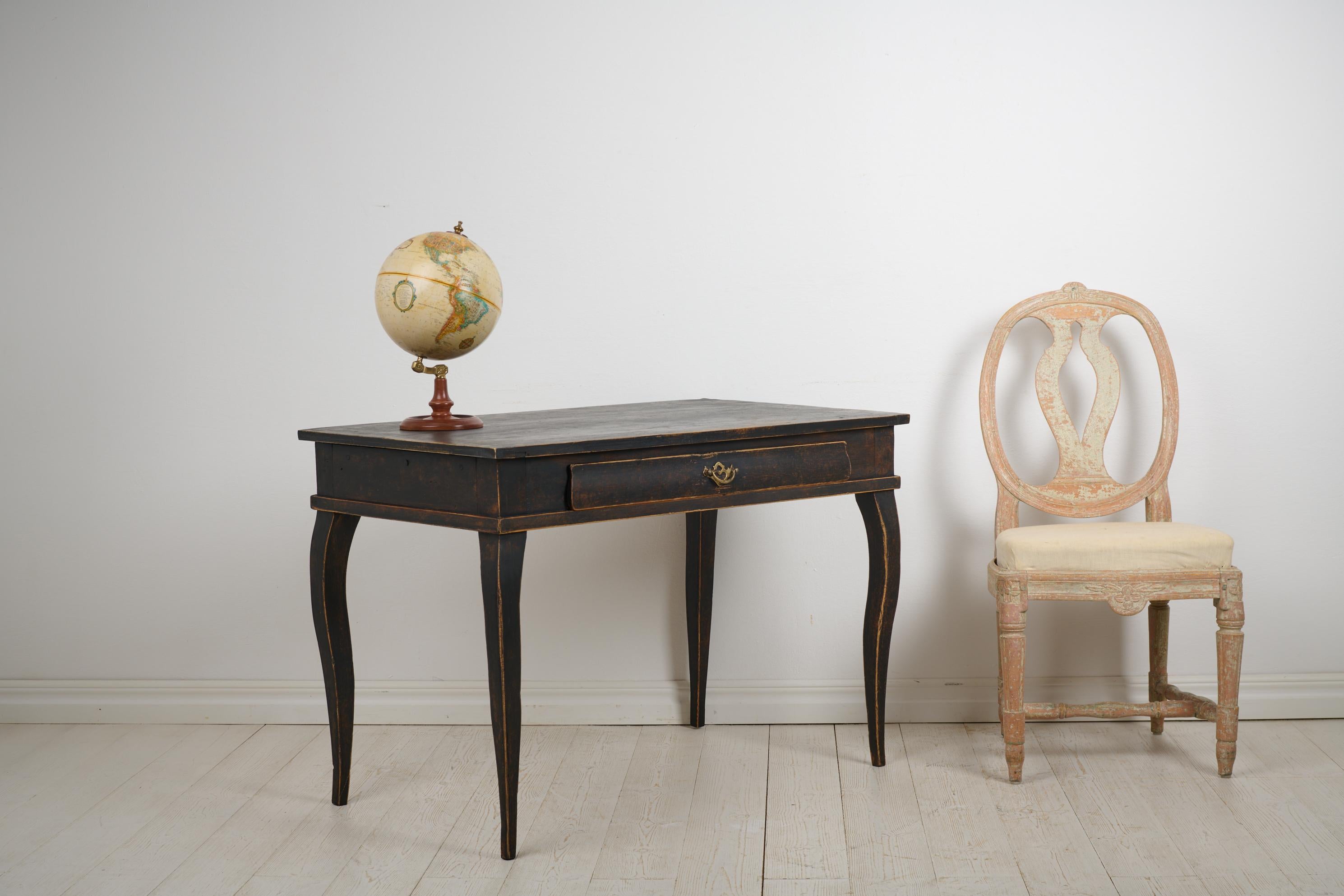 Antique Swedish Black Desk in Rococo Style, Made by Hand in Solid Pine In Good Condition In Kramfors, SE