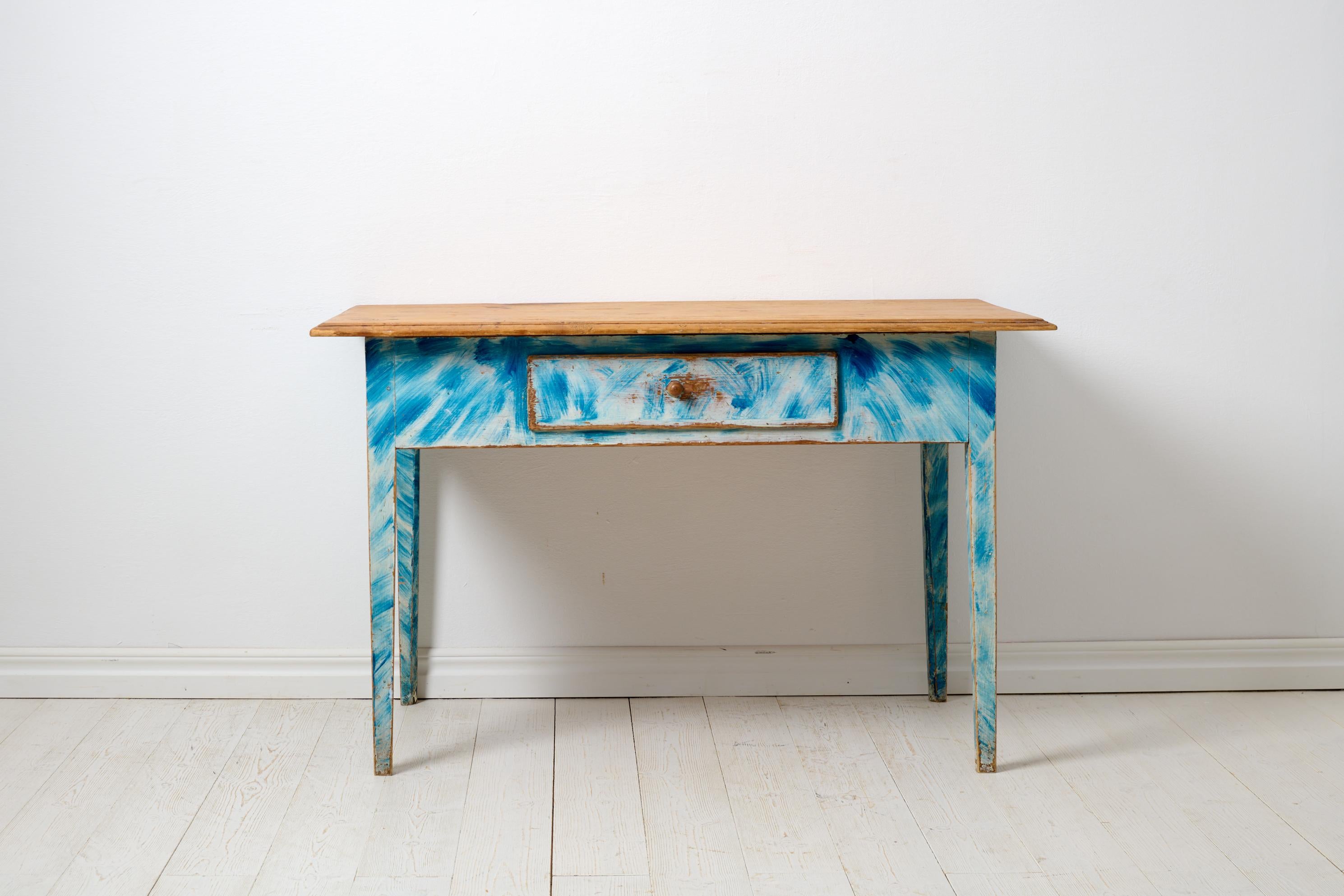 Suédois Ancienne table d'appoint suédoise bleue et blanche véritablement de style gustavien  en vente