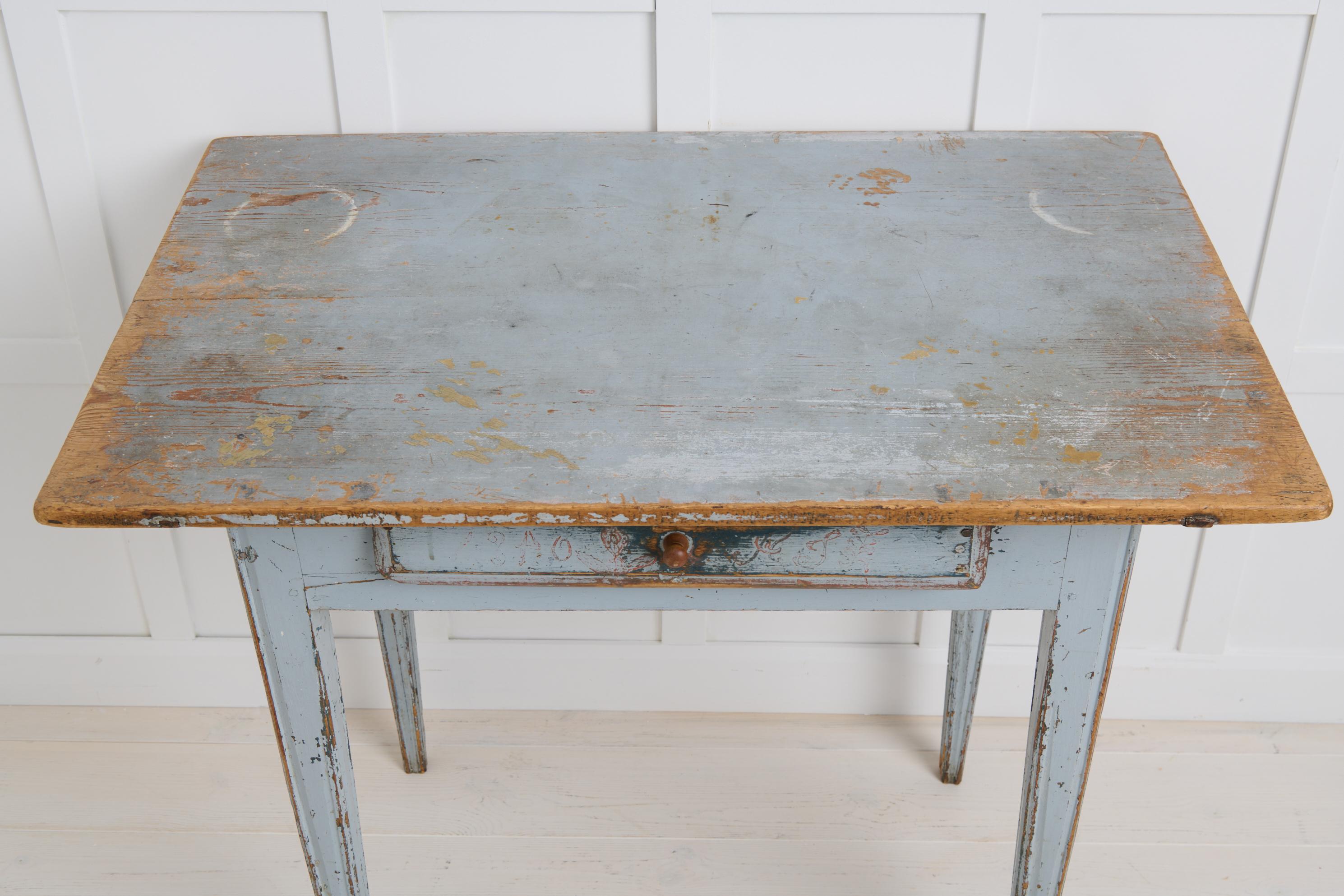 Antiker schwedischer blauer Landtisch im Gustavianischen Stil, Schublade und echte Patina im Angebot 1