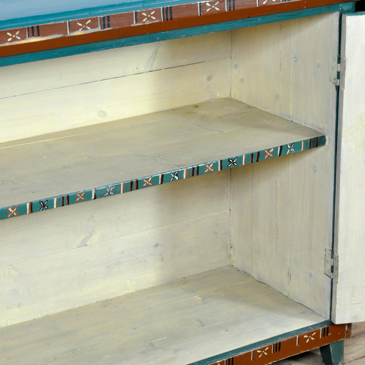 Ancienne armoire suédoise avec peinture folklorique bleu-vert, datée de 1906 État moyen - En vente à Amsterdam, Noord Holland