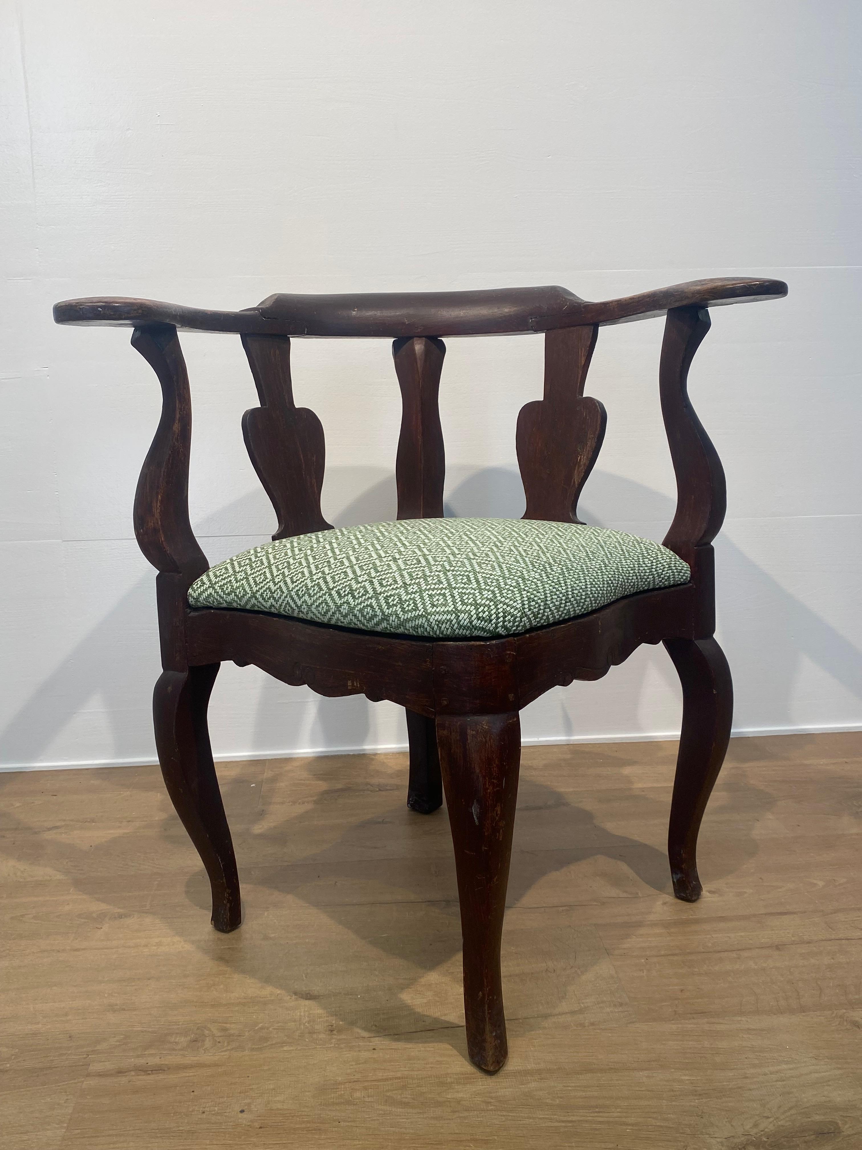 Antiker schwedischer Stuhl (Patiniert) im Angebot
