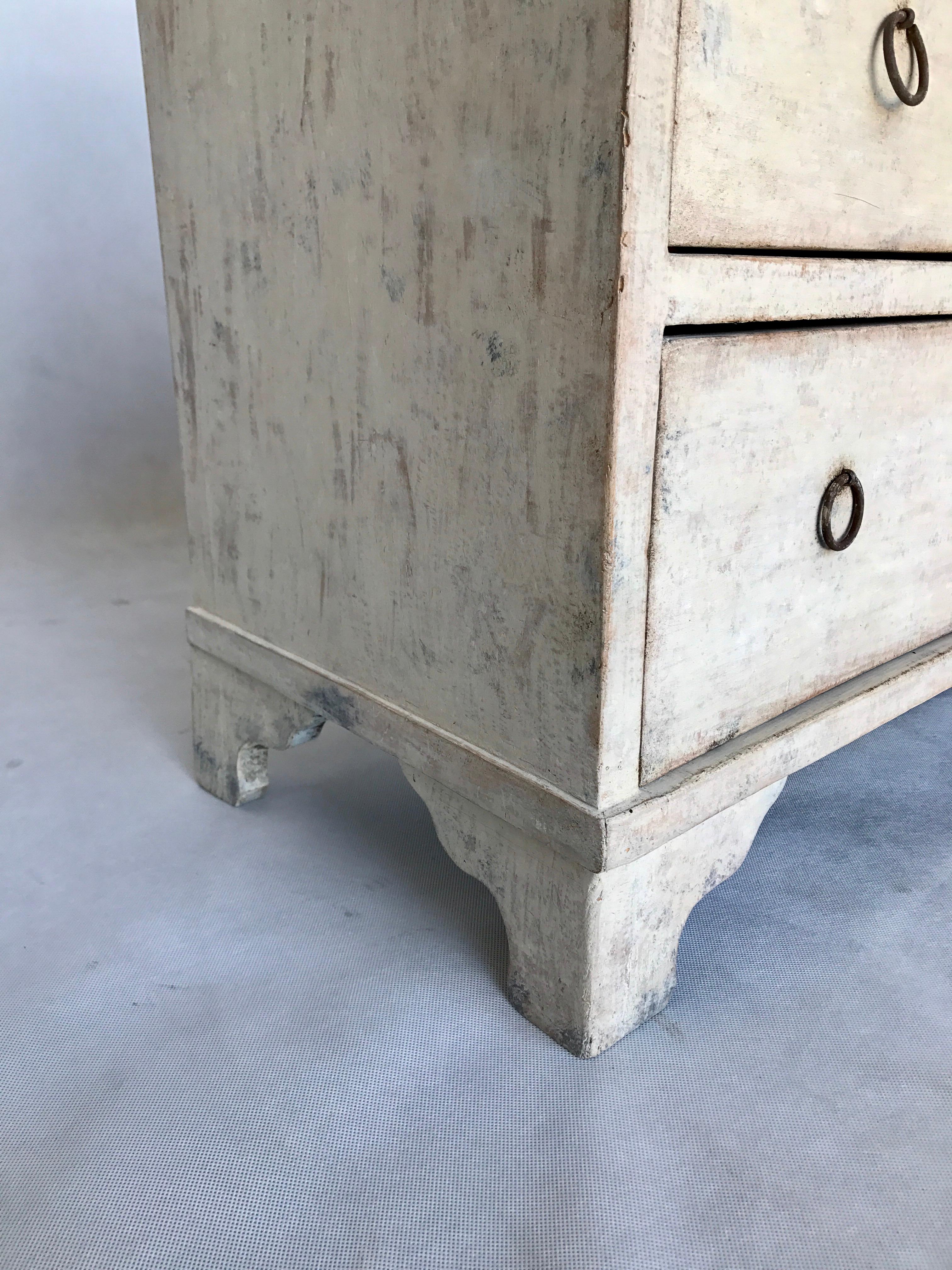 Hand-Painted Antique Swedish Chest of Drawers, 1820s For Sale