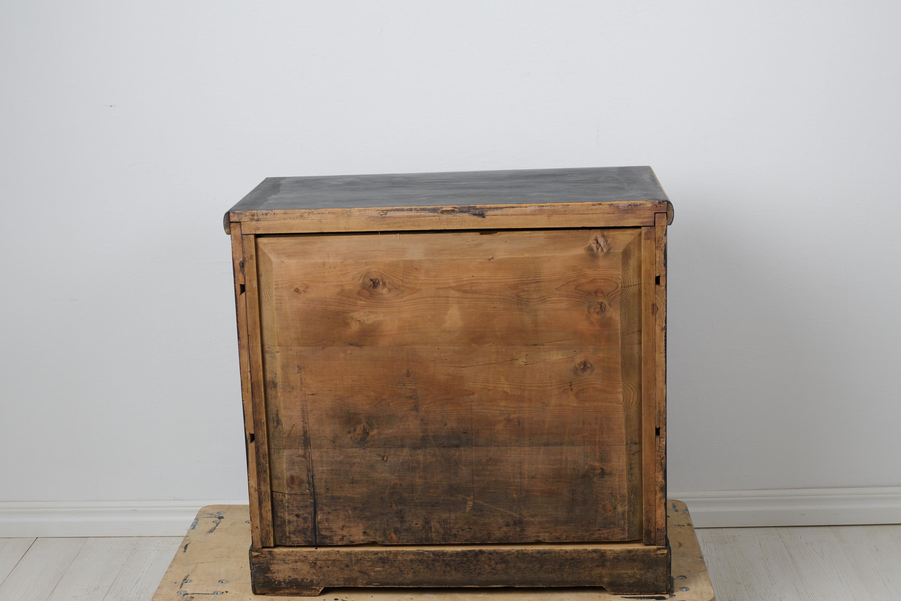 Antique Swedish Chest of Drawers in Empire Style with Three Drawers and Locks For Sale 5