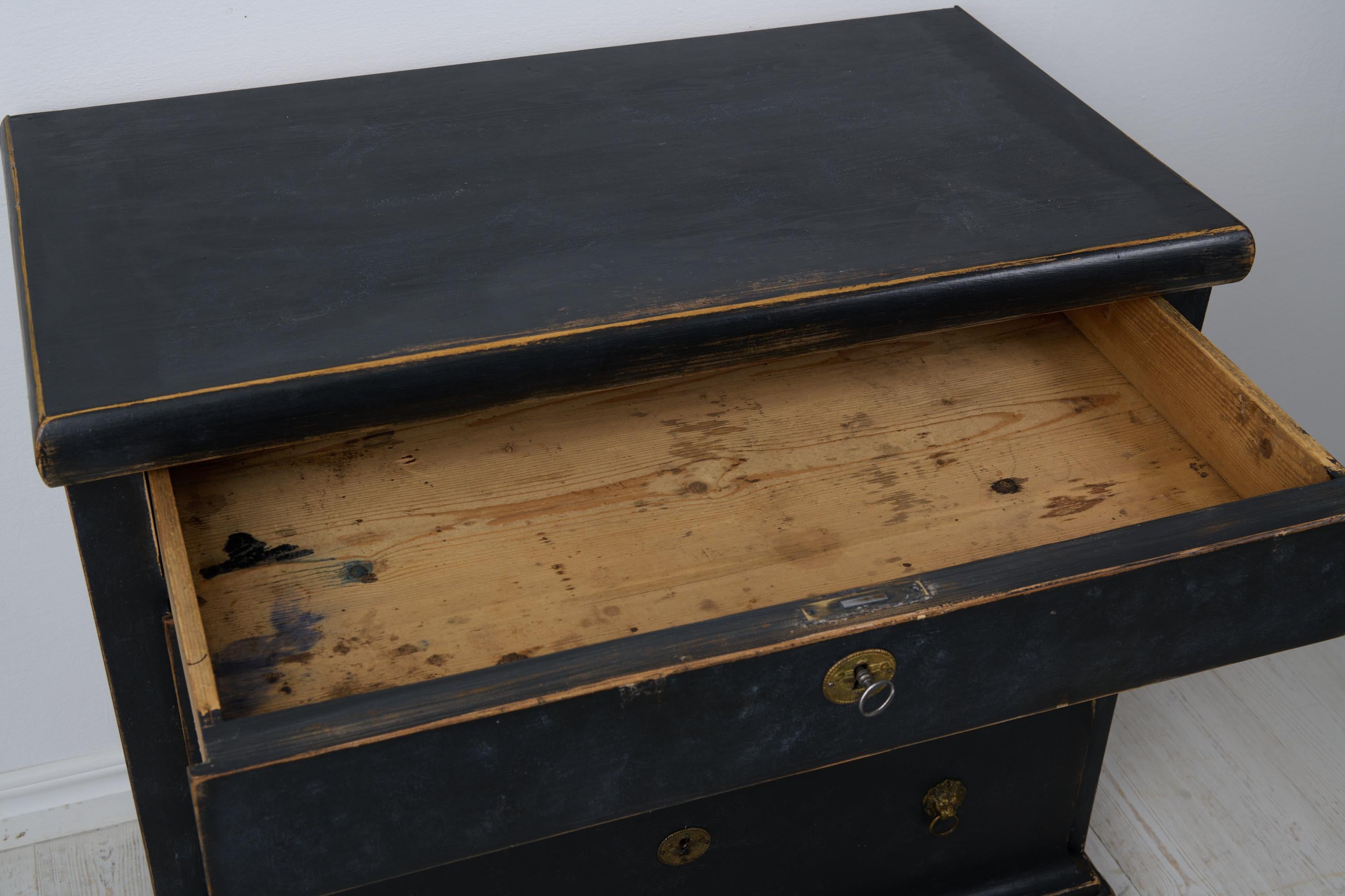 Antique Swedish Chest of Drawers in Empire Style with Three Drawers and Locks For Sale 3