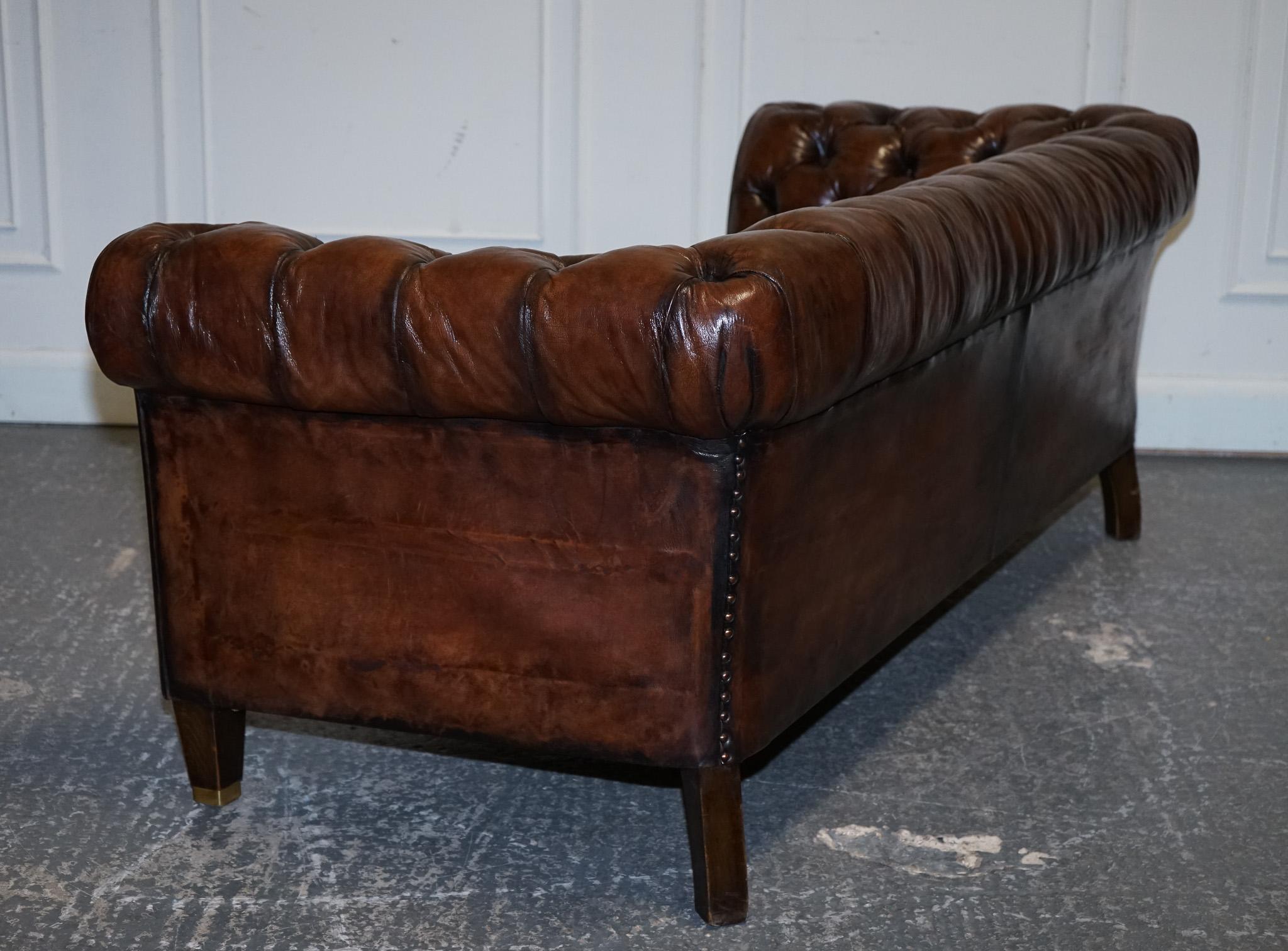 ANTIQUE SWEDISH CHESTERFIELD HAND DYED LEATHER FULLY COiL SPRUNG THREE SEAT SOFA im Angebot 5