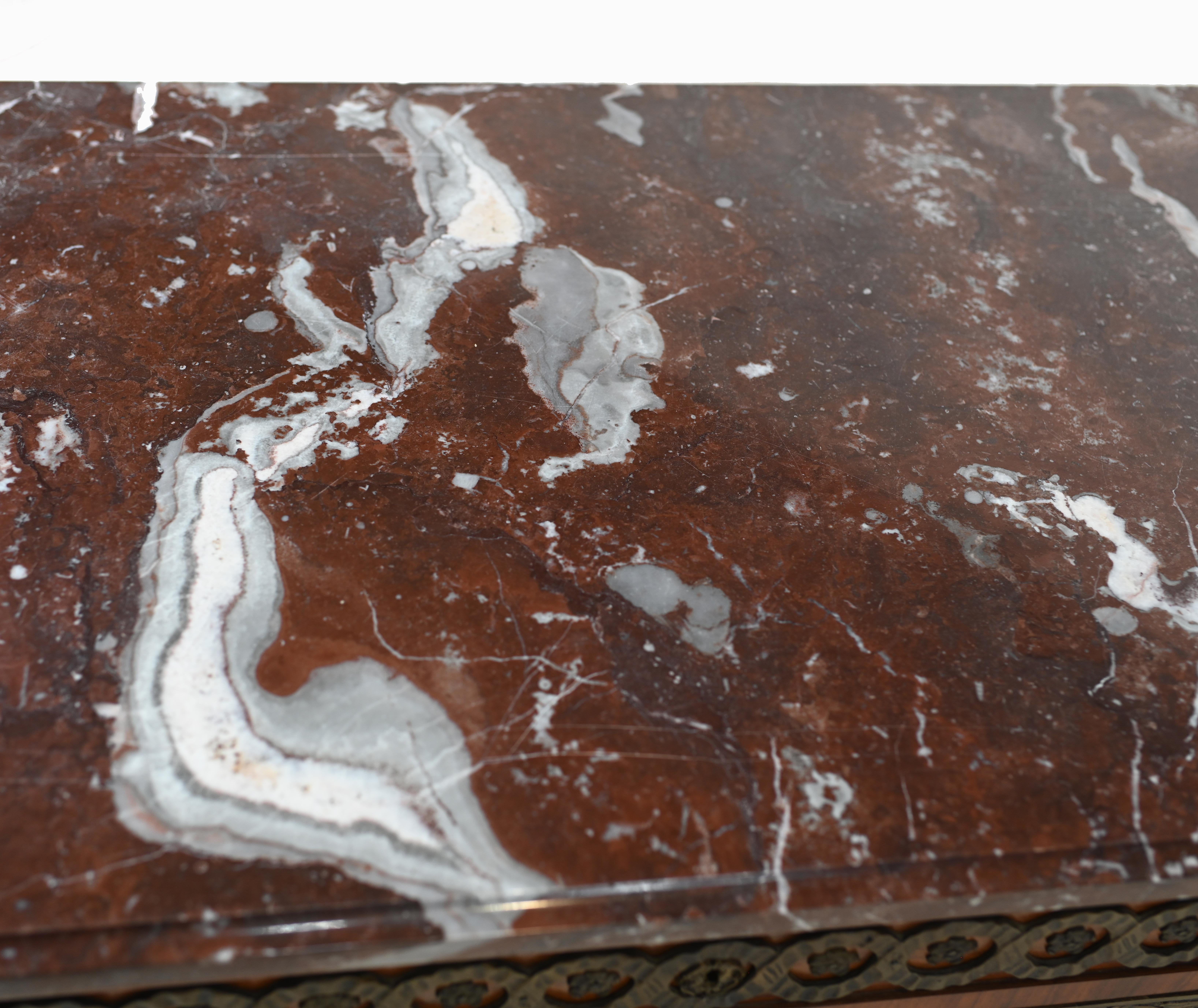 Commode suédoise ancienne en marqueterie 1920 en vente 4