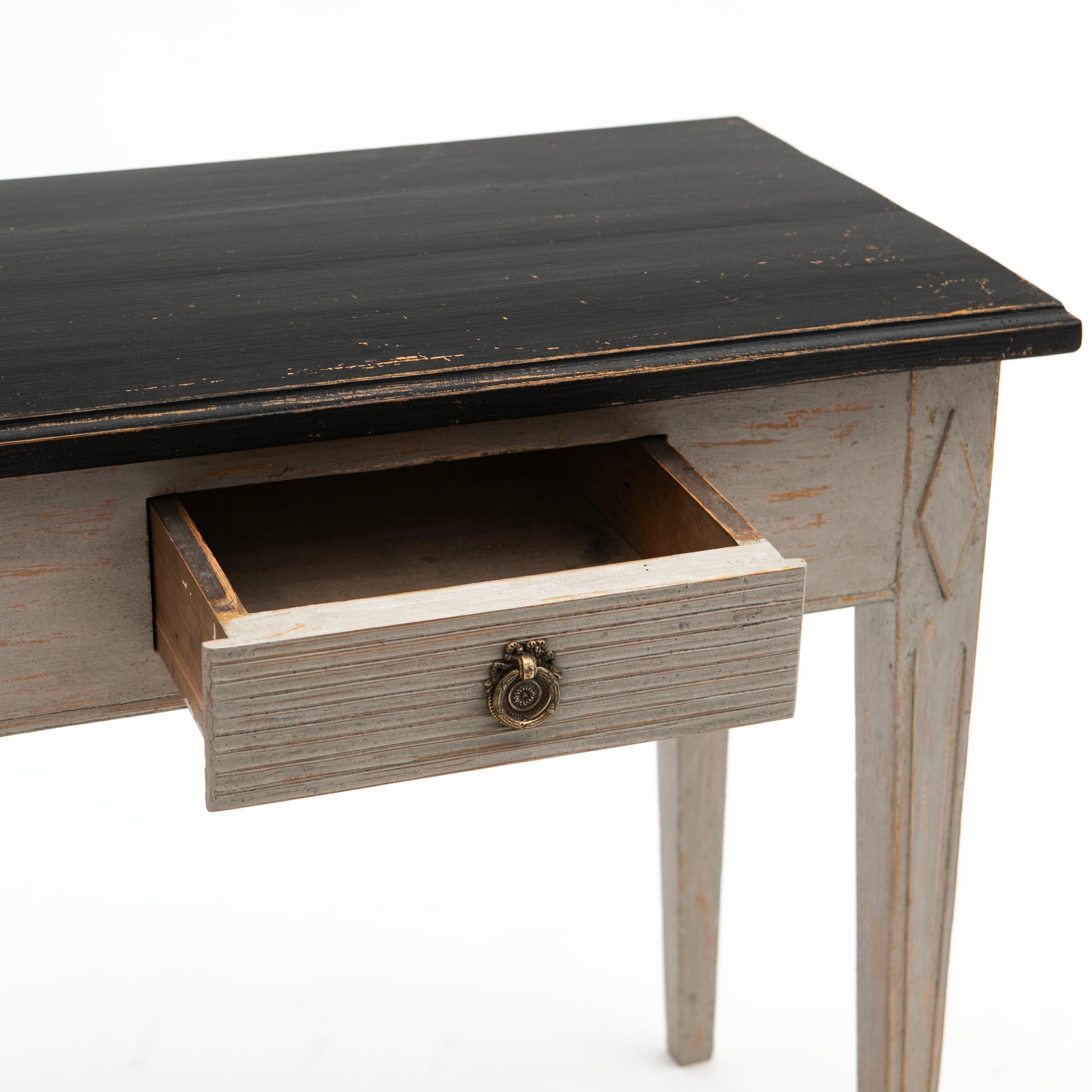 XIXe siècle Petite table / console gustavienne suédoise du début du 19e siècle en vente