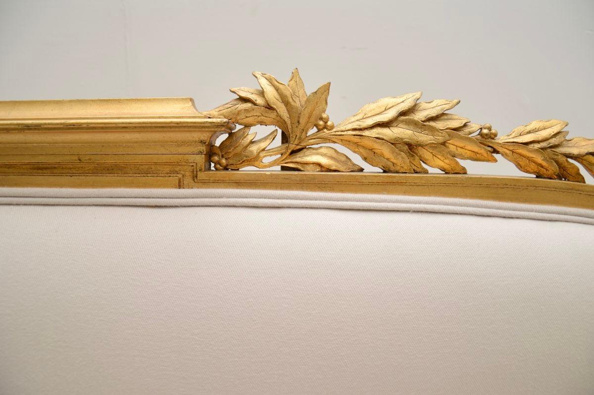 Canapé ancien en bois doré de style Empire suédois en vente 4