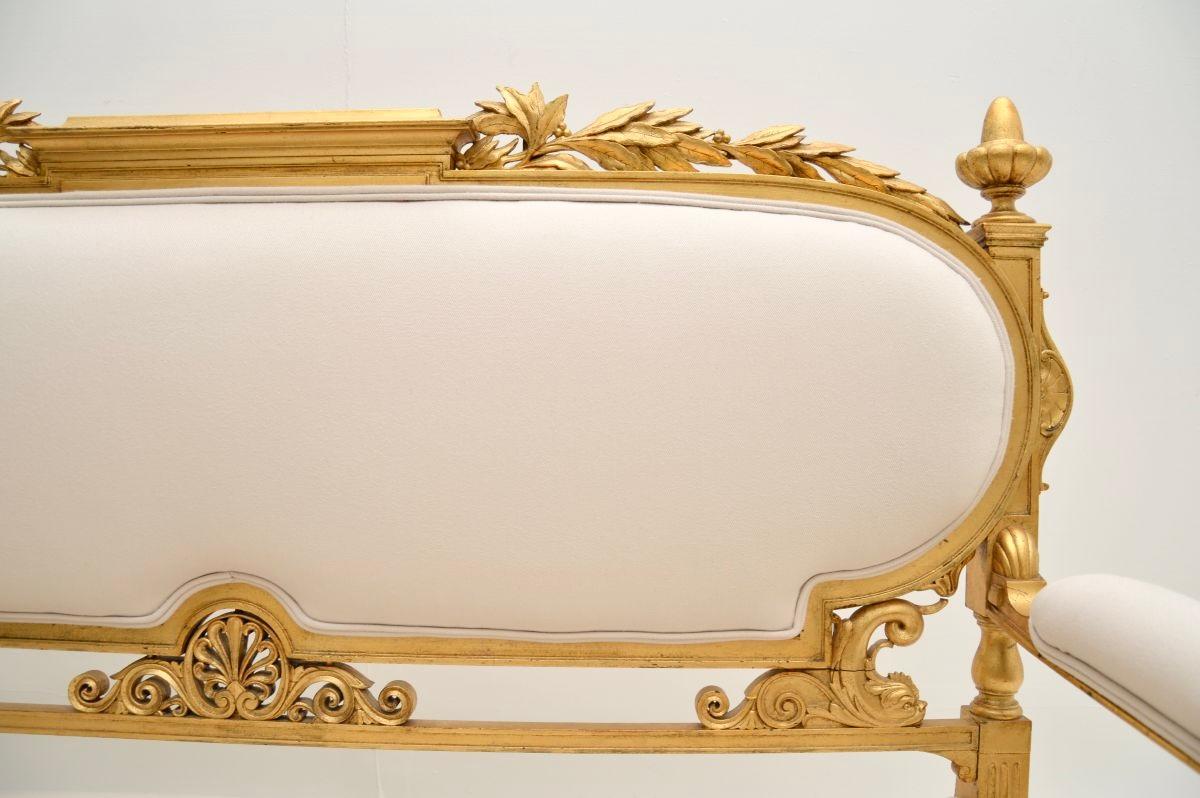 Canapé ancien en bois doré de style Empire suédois en vente 3
