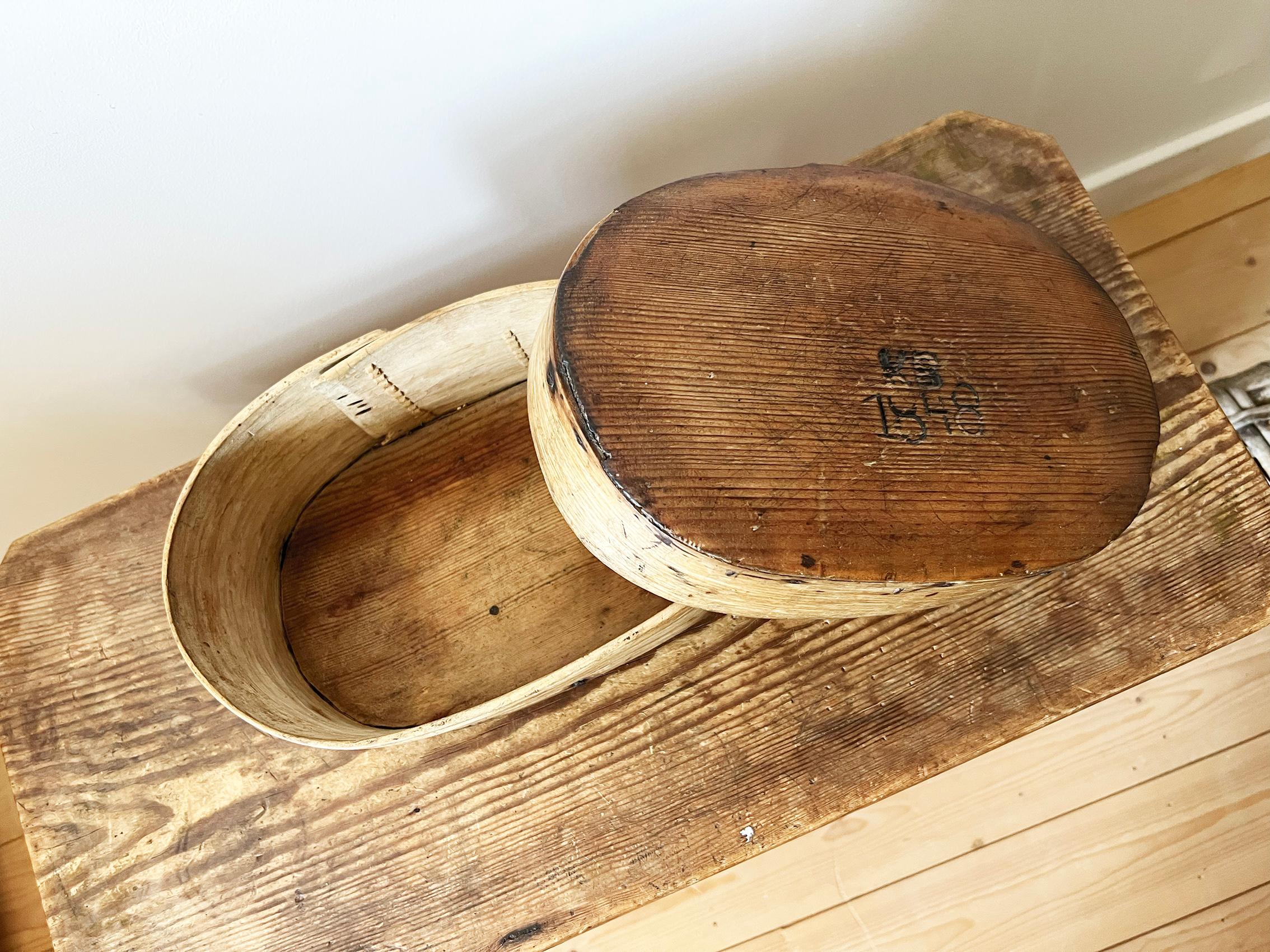 Antigua caja sueca de madera curvada -1848 en venta 2