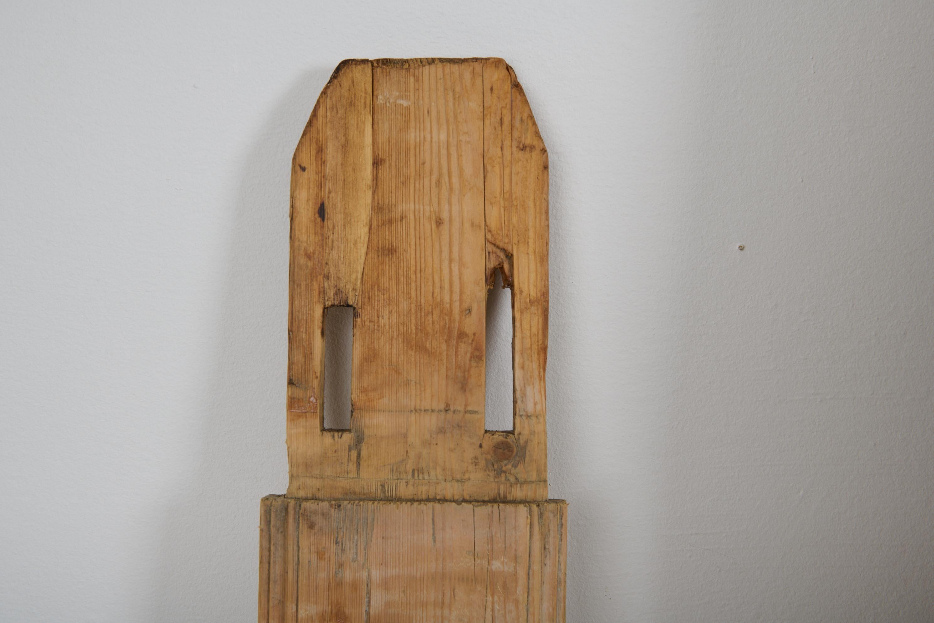 Antique Swedish Folk Art Dining Trestle Table Fit for 4-6 People in Solid Pine For Sale 5