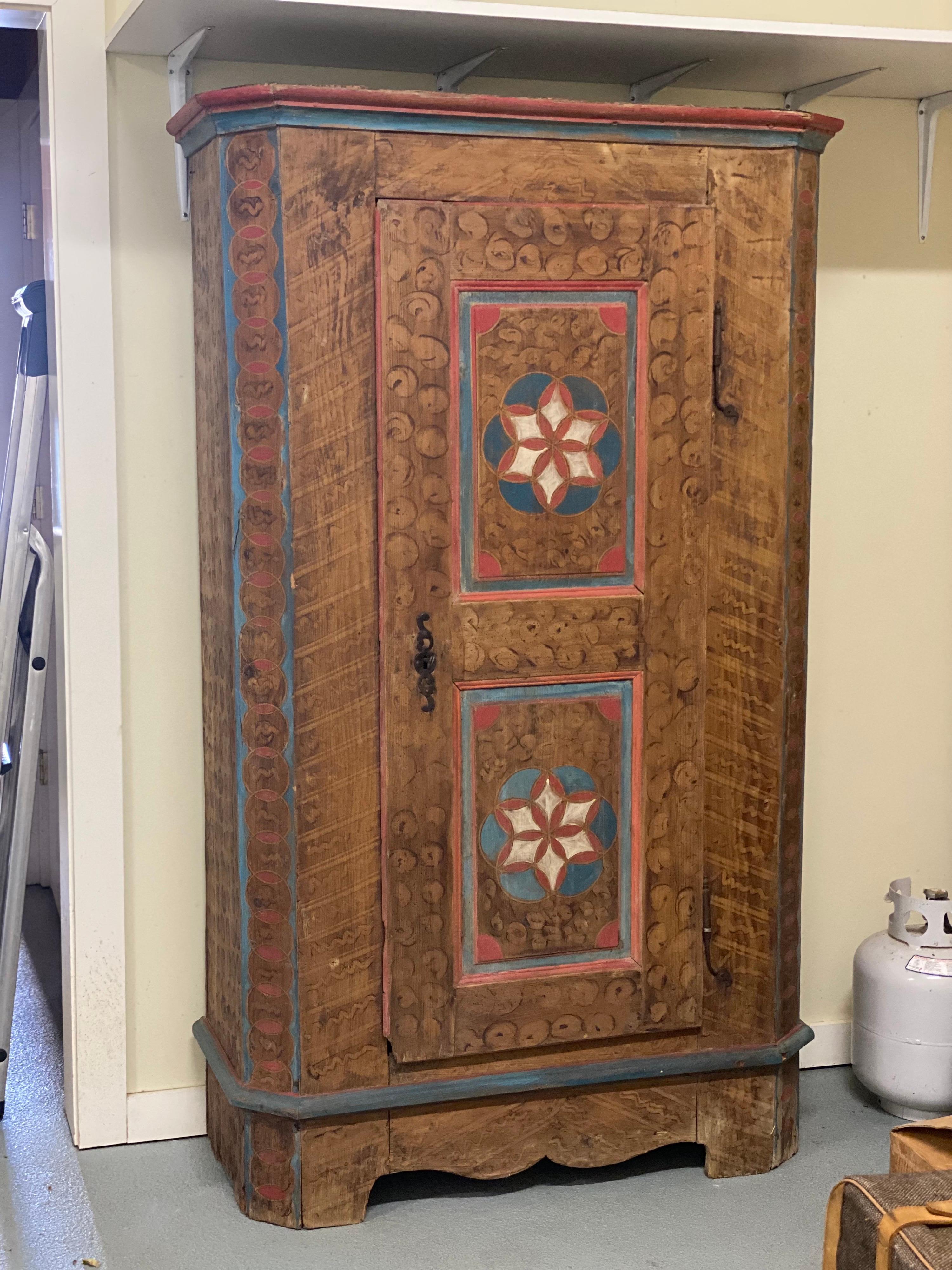 Antique Swedish Folk Art Painted Cabinet For Sale 1