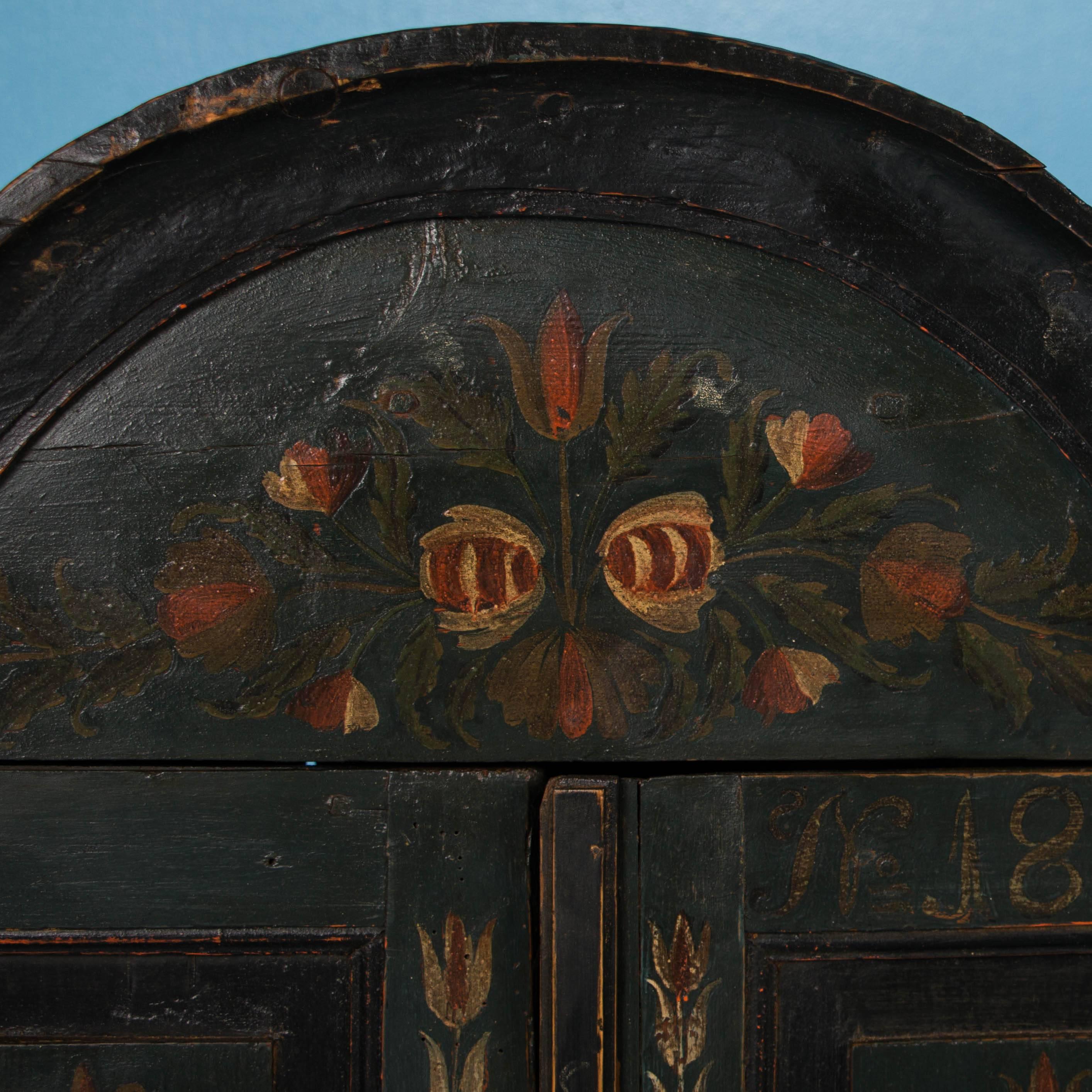 Antique Swedish Original Hand-Painted Hanging Cupboard In Good Condition In Round Top, TX