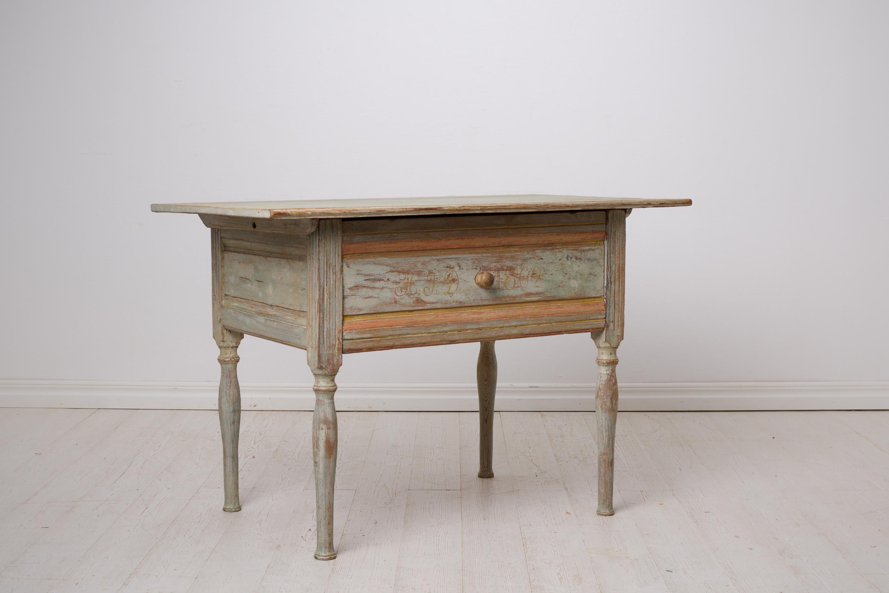 Svedese Antique Swedish Folk Art Side Table with A Large Drawer and Original Paint in vendita