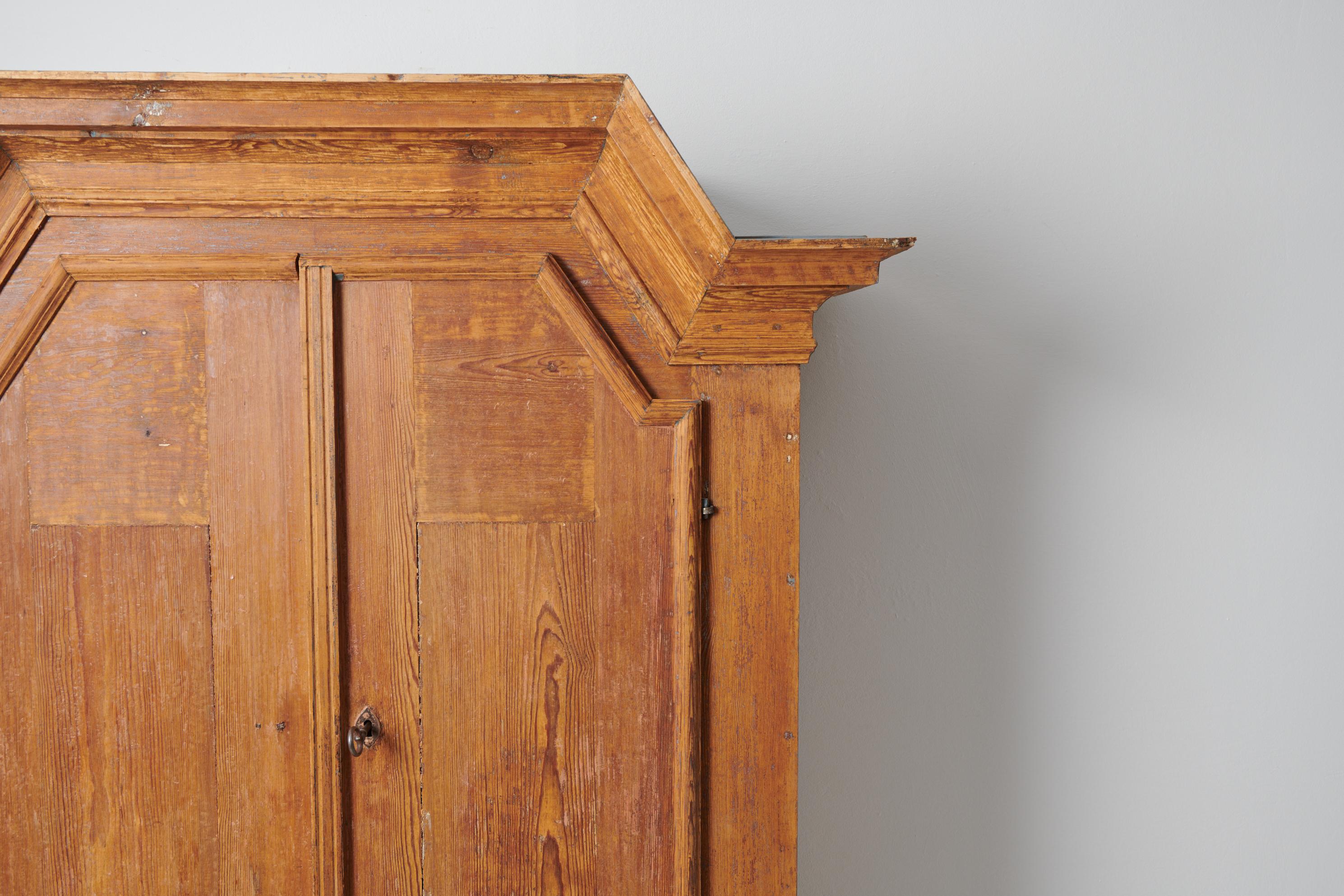 Antique Swedish Folk Art Solid Pine Cabinet  For Sale 4